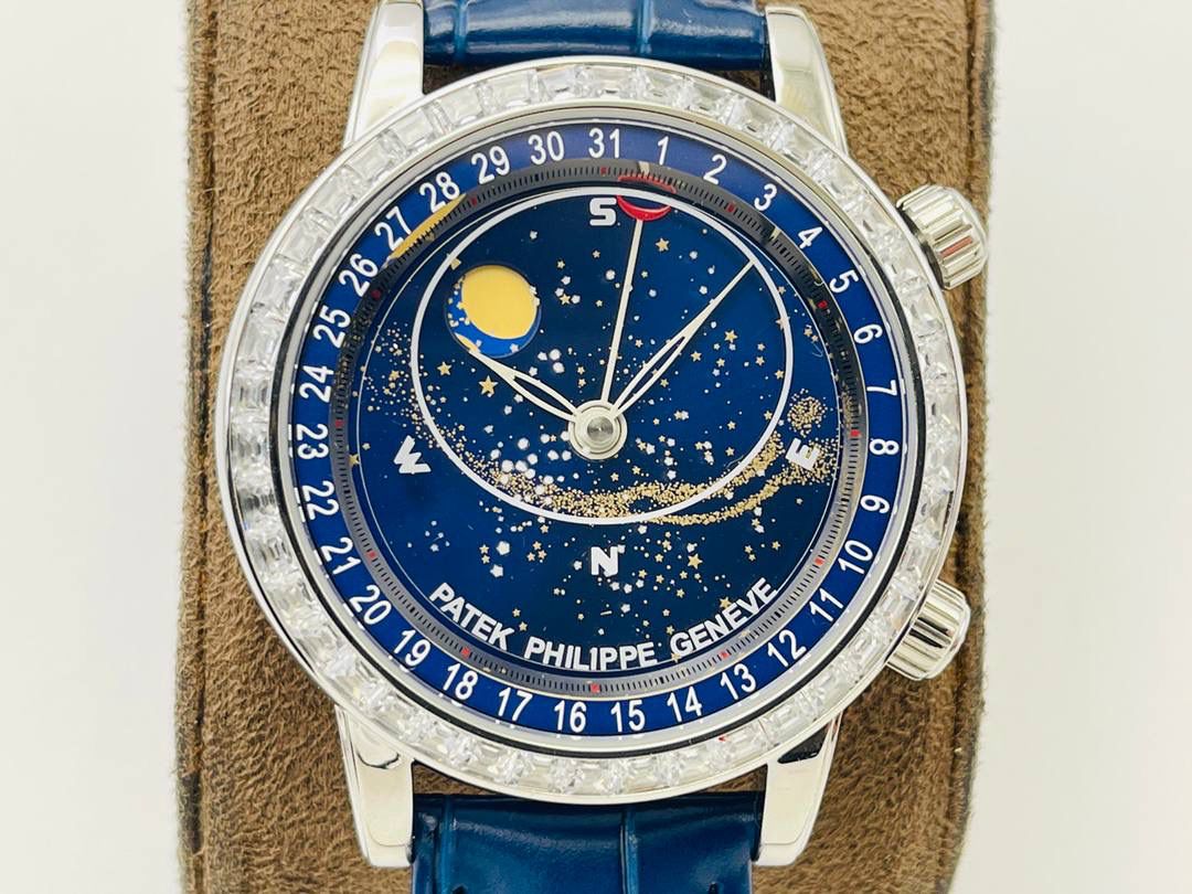 V4升级版 市场最高版本 功能跟正品一样 百达.翡丽星空升级终极版！升级细节： 1⃣️做到了跟正品满天星自动转的功能！ 2⃣️升级日历的排法和正品一样的顺序！ 3⃣️直径42毫米，厚度11毫米！ 4⃣️最大亮点：百达.翡丽星空里的月亮会根据天空上的月亮变化而变化！根据天空上的月圆月缺搬（初一月弯弯初十五月圆）到手表上了！