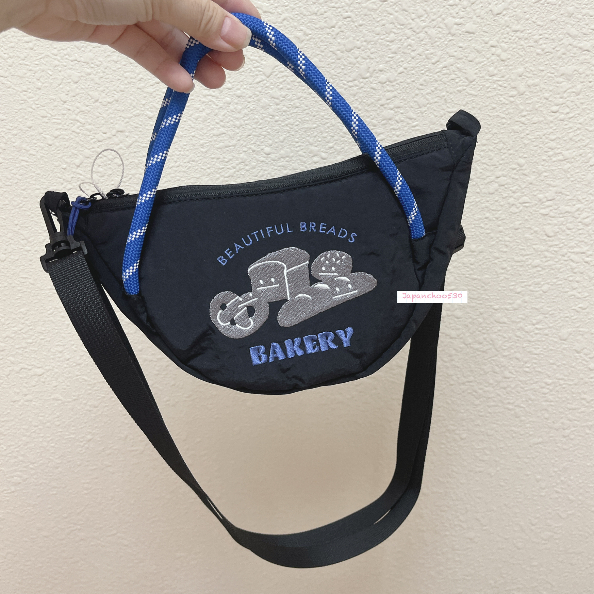 日本預訂📍黑豆人得意麵包圖案斜咩袋/兩用袋