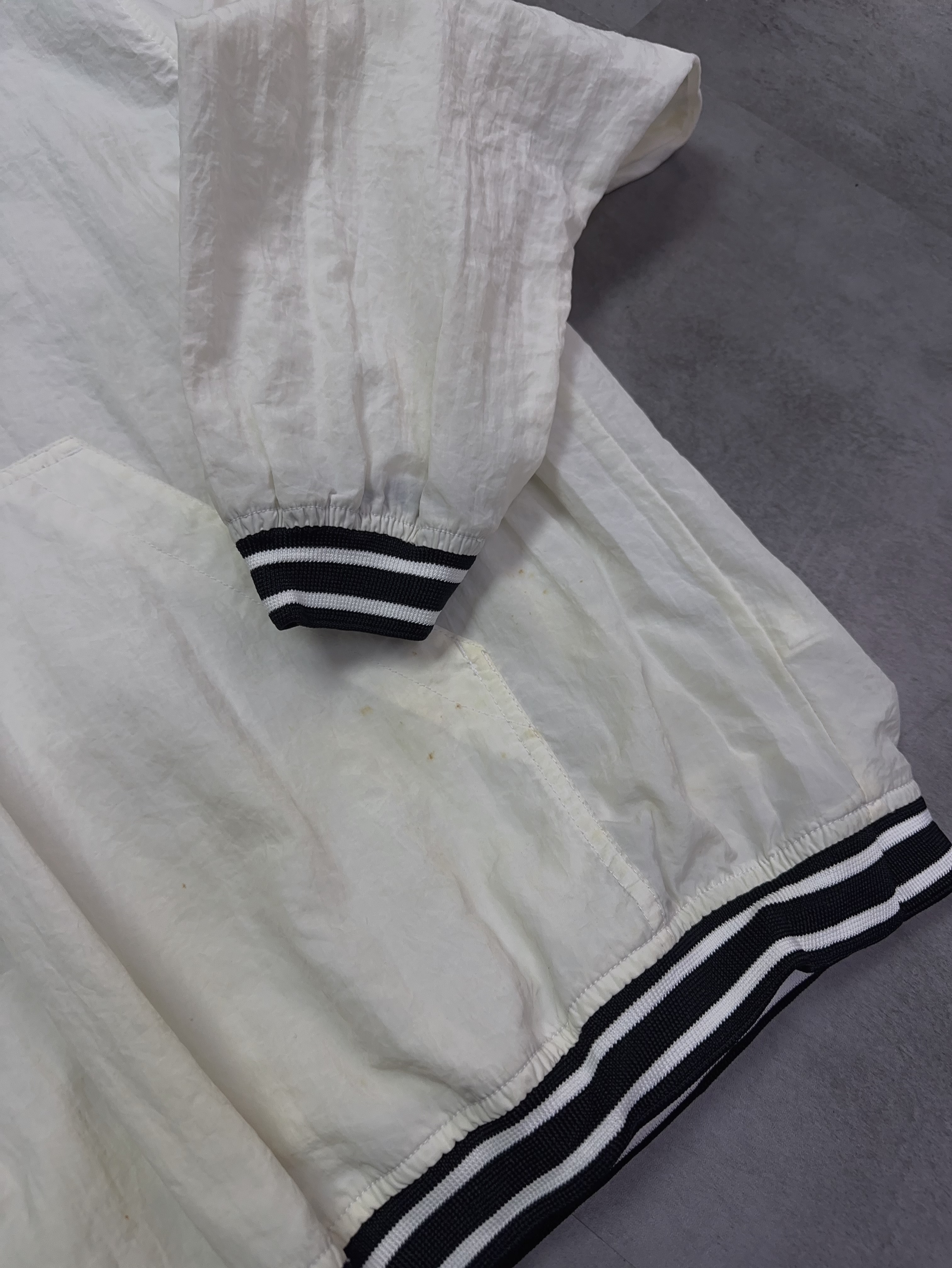 Nike Jersey - L （有多處黃色漬‼️）