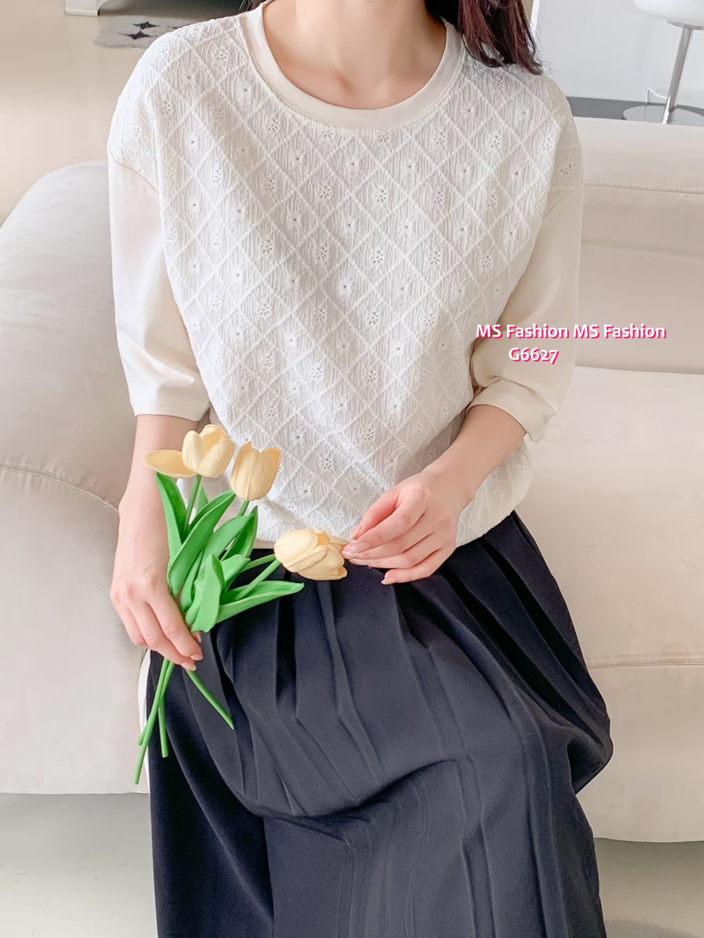 G6627 淨色菱格通花top
