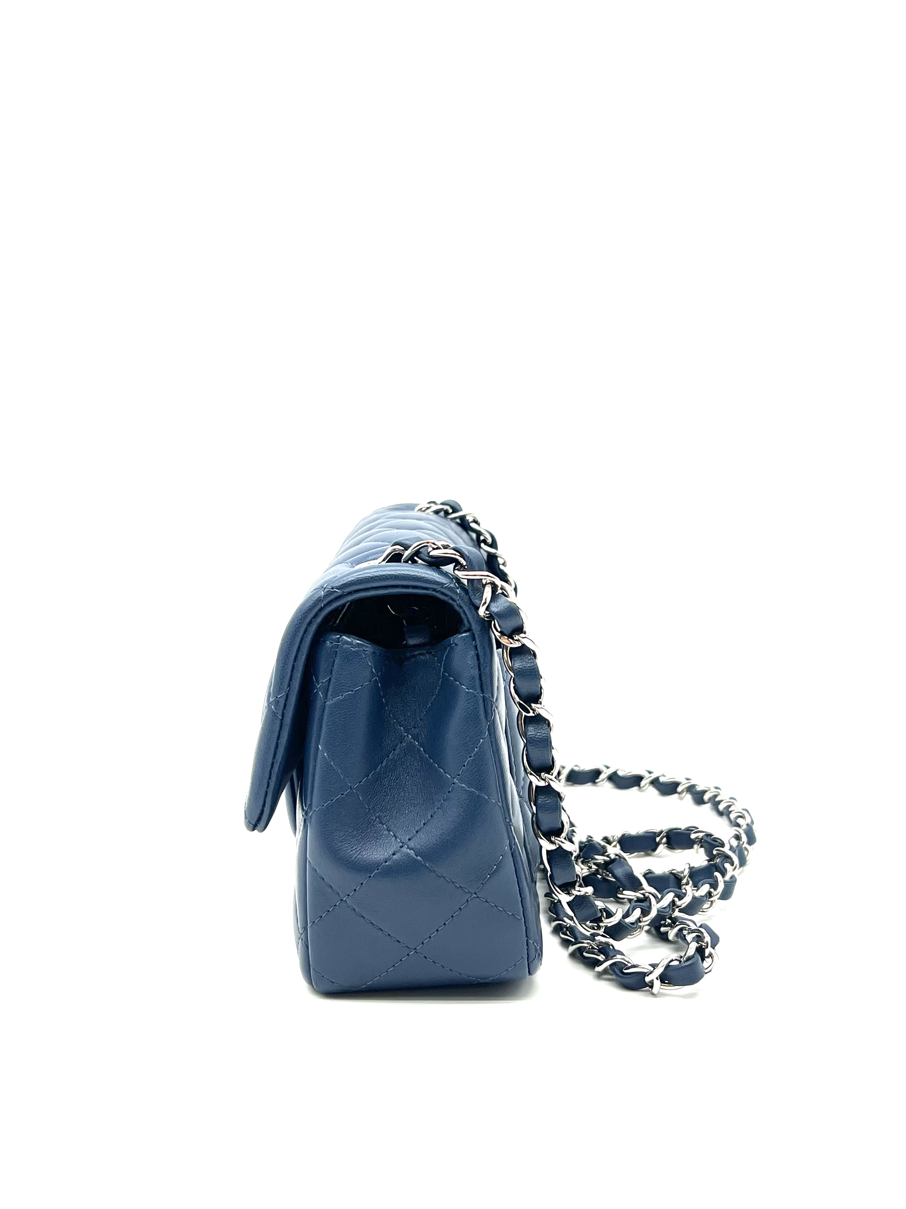 Pre-Owned CHANEL Classic Flag Bag / Product Code: 26043010