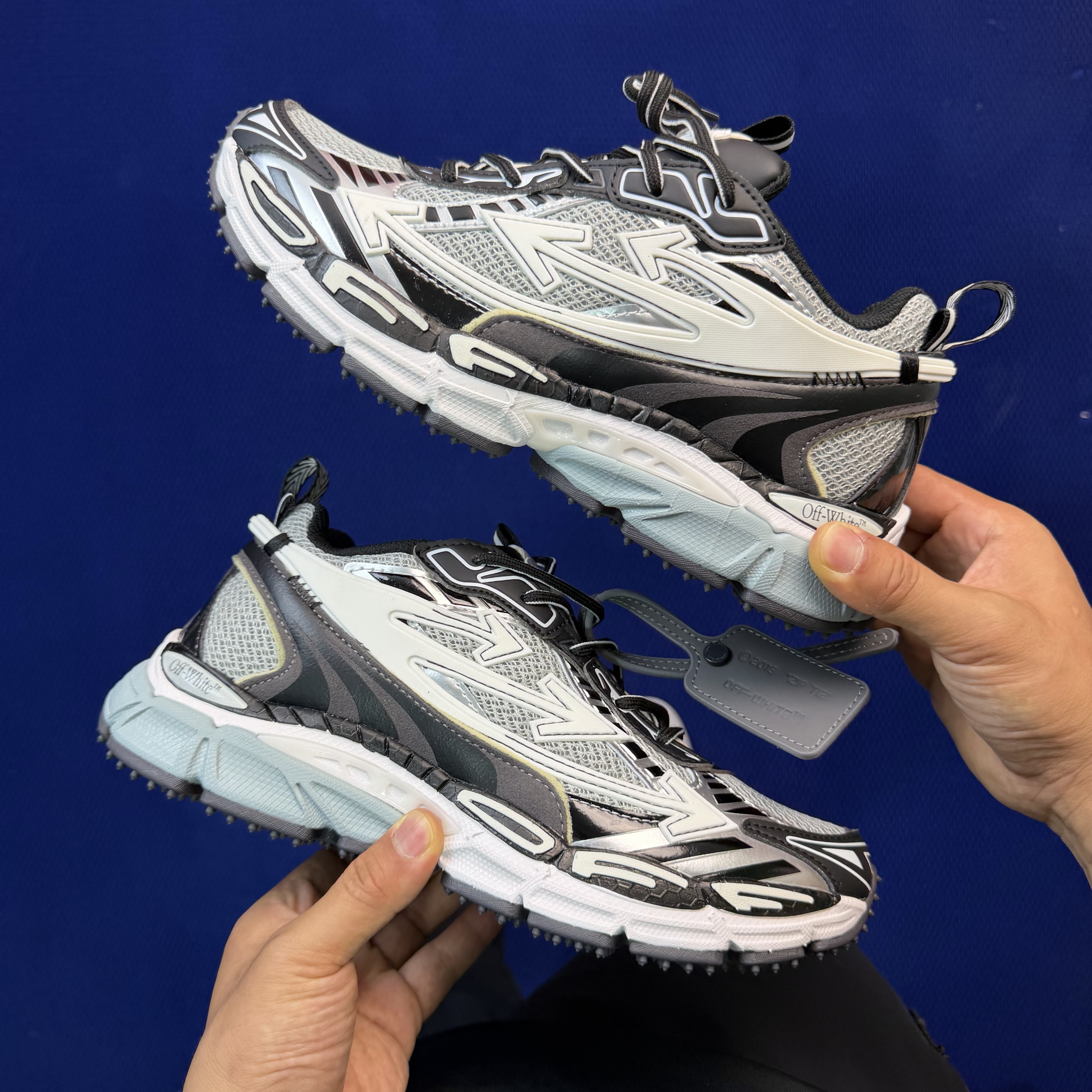 Off-White Be Right Back