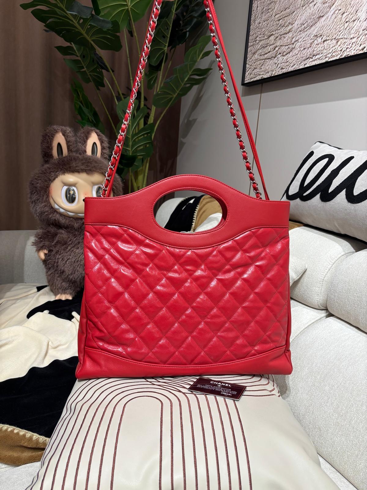 Chanel 31 hobo Calfskin 2 way bag 100%Authentic ,95%new  ✅card✅dust bag 