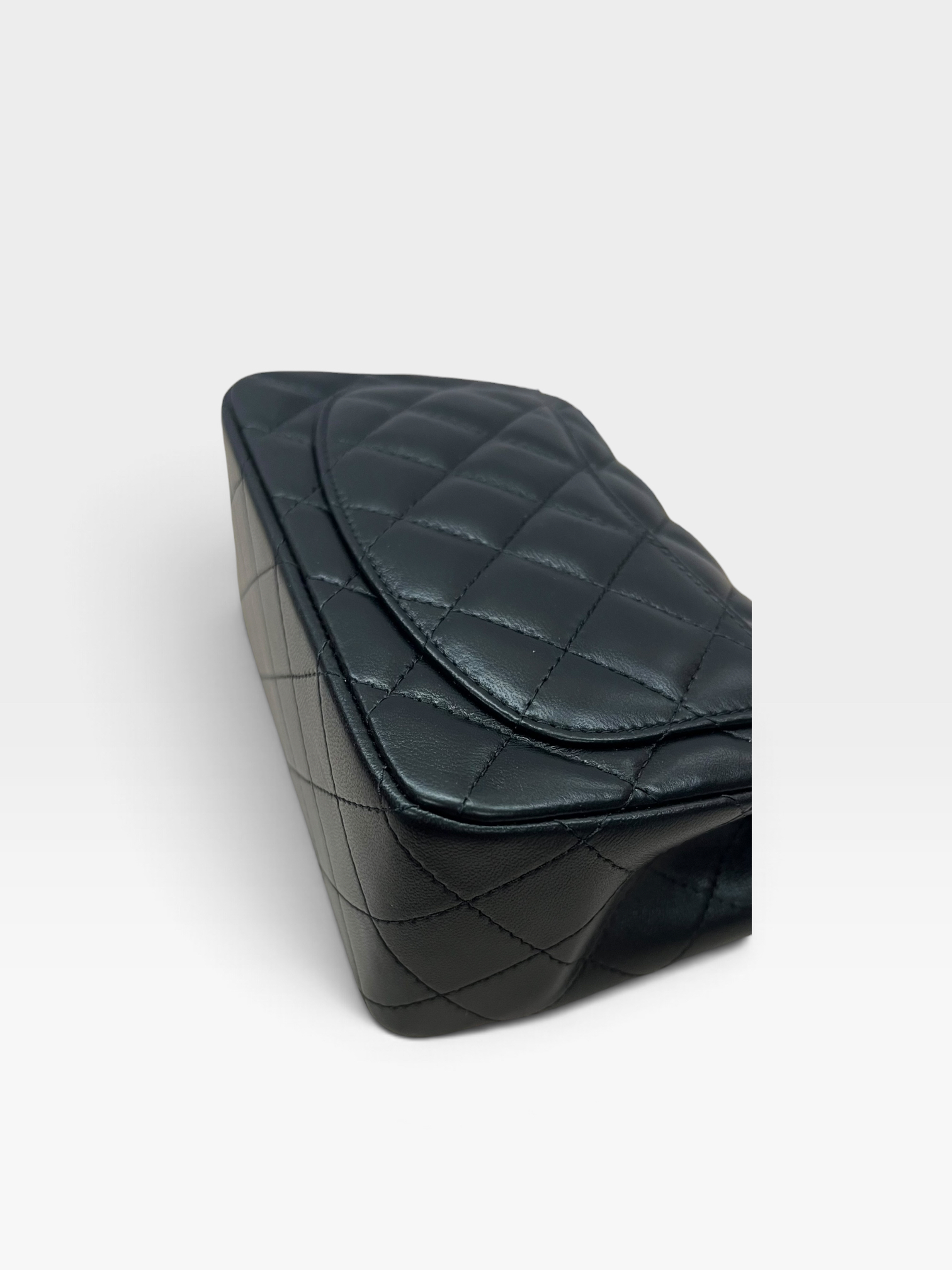 Pre-Owned Chanel Mini Classic Flap/ Product Code: 