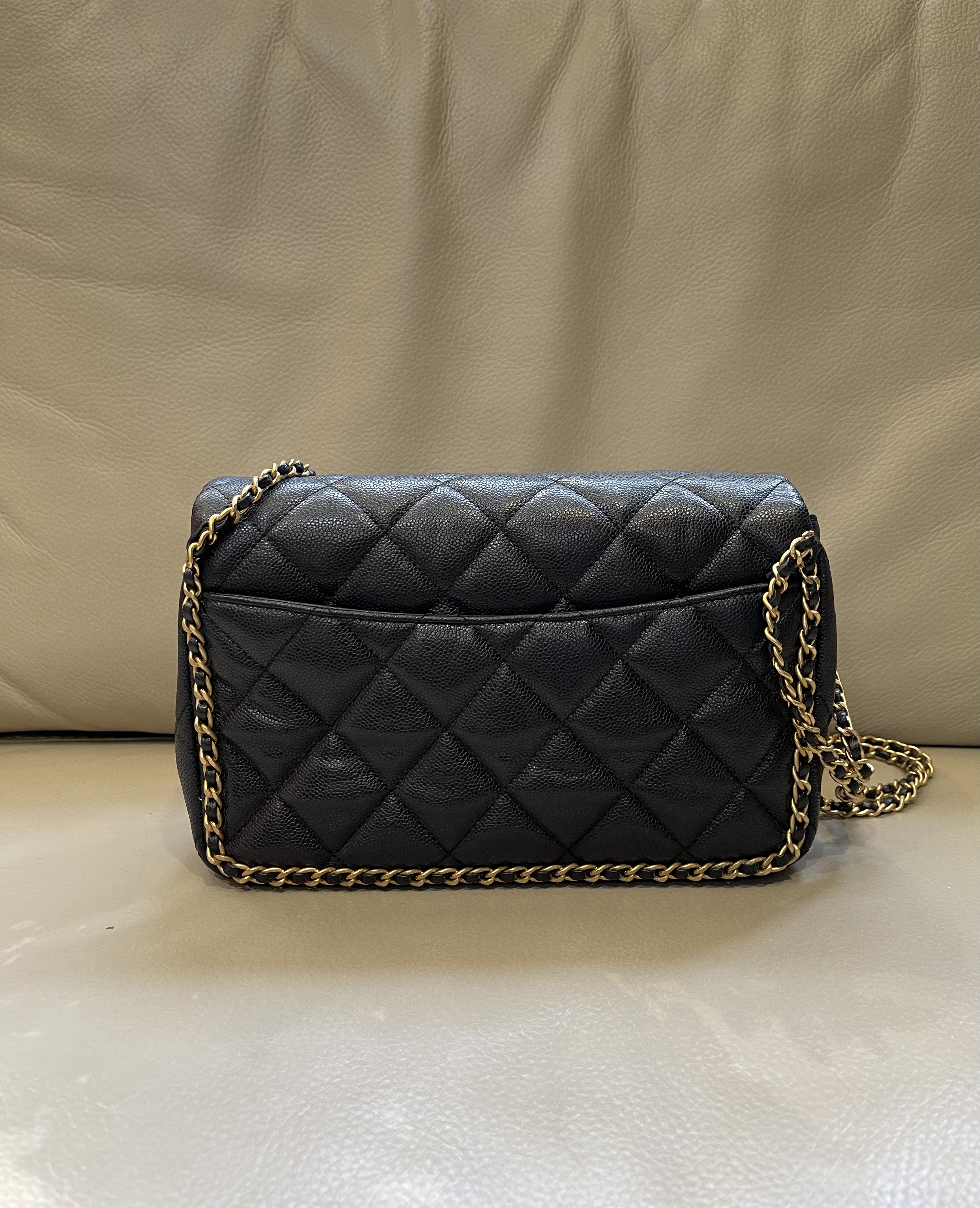 Pre-owned Chanel Matelassé Chain Shoulder Bag / Product Code: 26031412