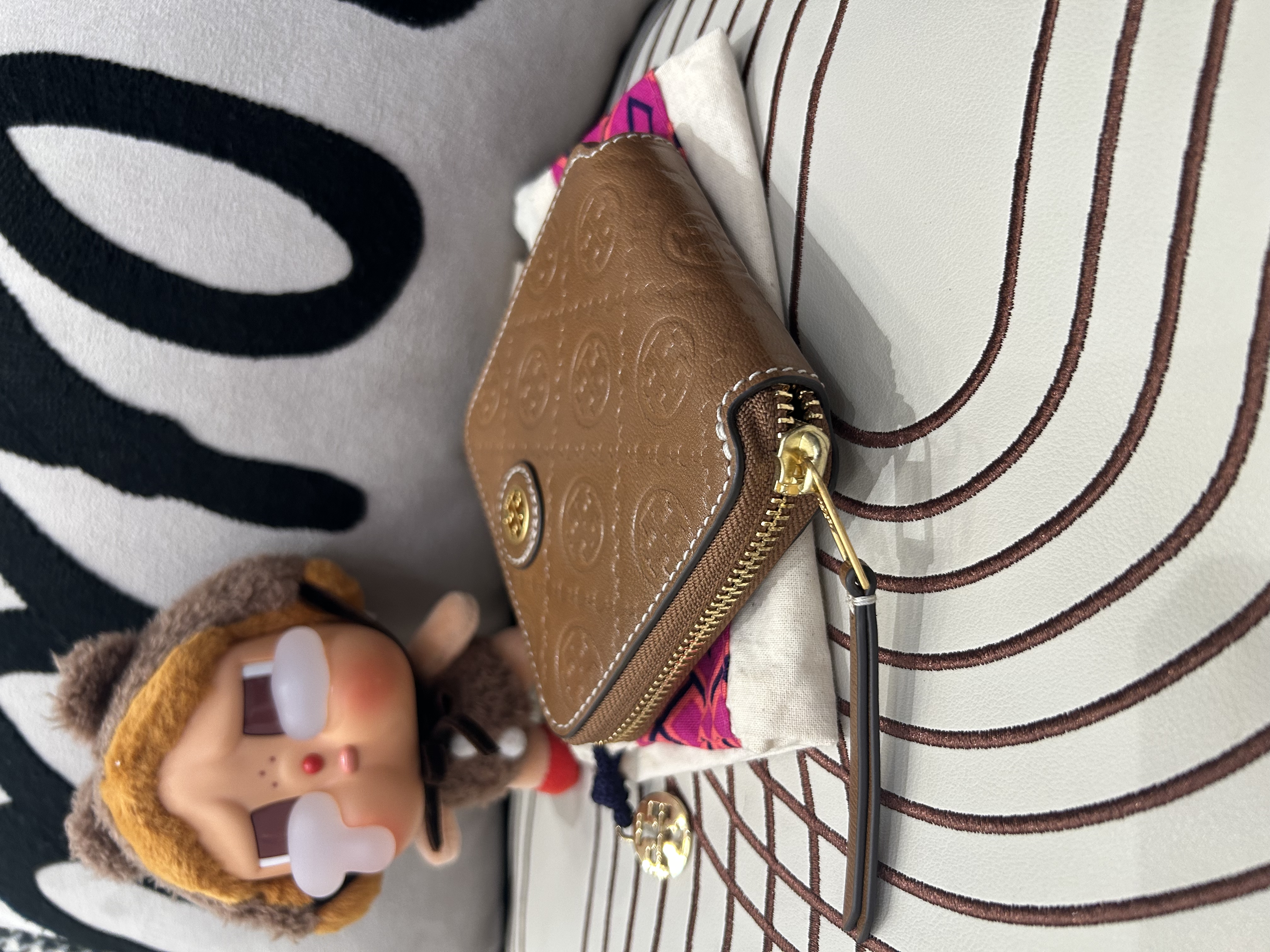 Tory Burch Zip Wallet 100%Authentic, 98%New ✅Dust bag