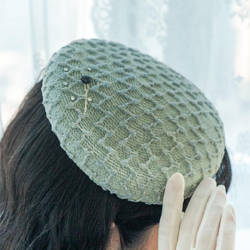 C.a. 1950-60s Vintage Light Cyan Lace Netting Small Saucer/Flat Hat from Canada(MT964)