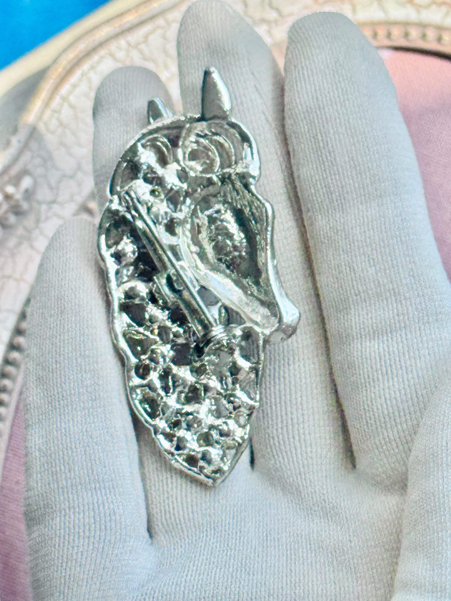 Unsigned C.a. 1960s Mid-Century Aurora Borealis Horse Brooch (MT2589-25)