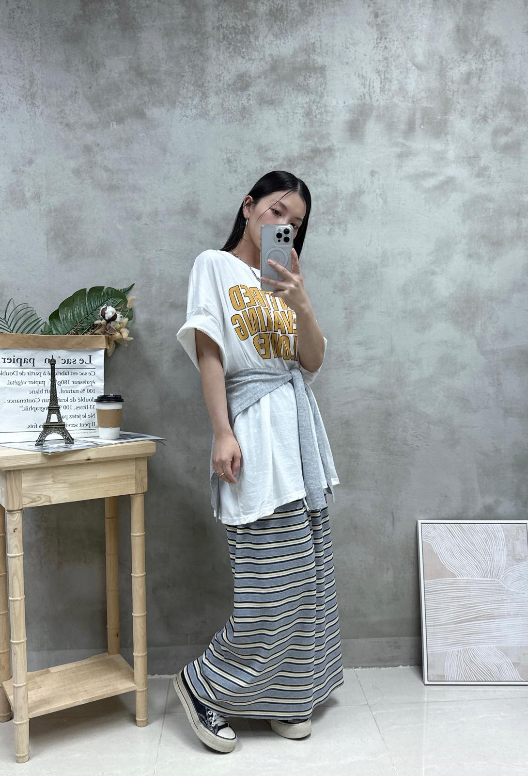 G04 擦色英文字Tee