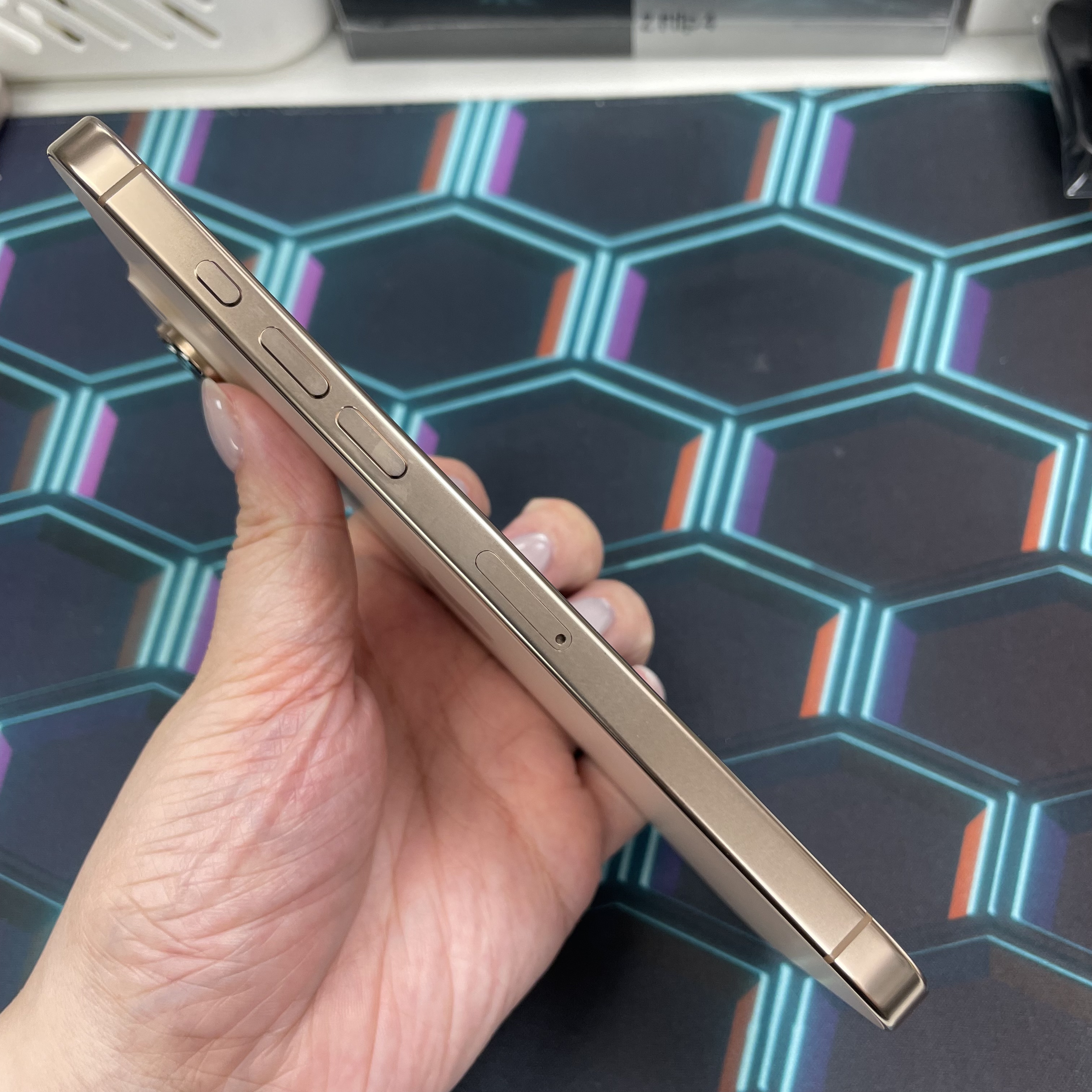 *6471 16 pro max 勁靚機 256GB 電94 沙色 gold