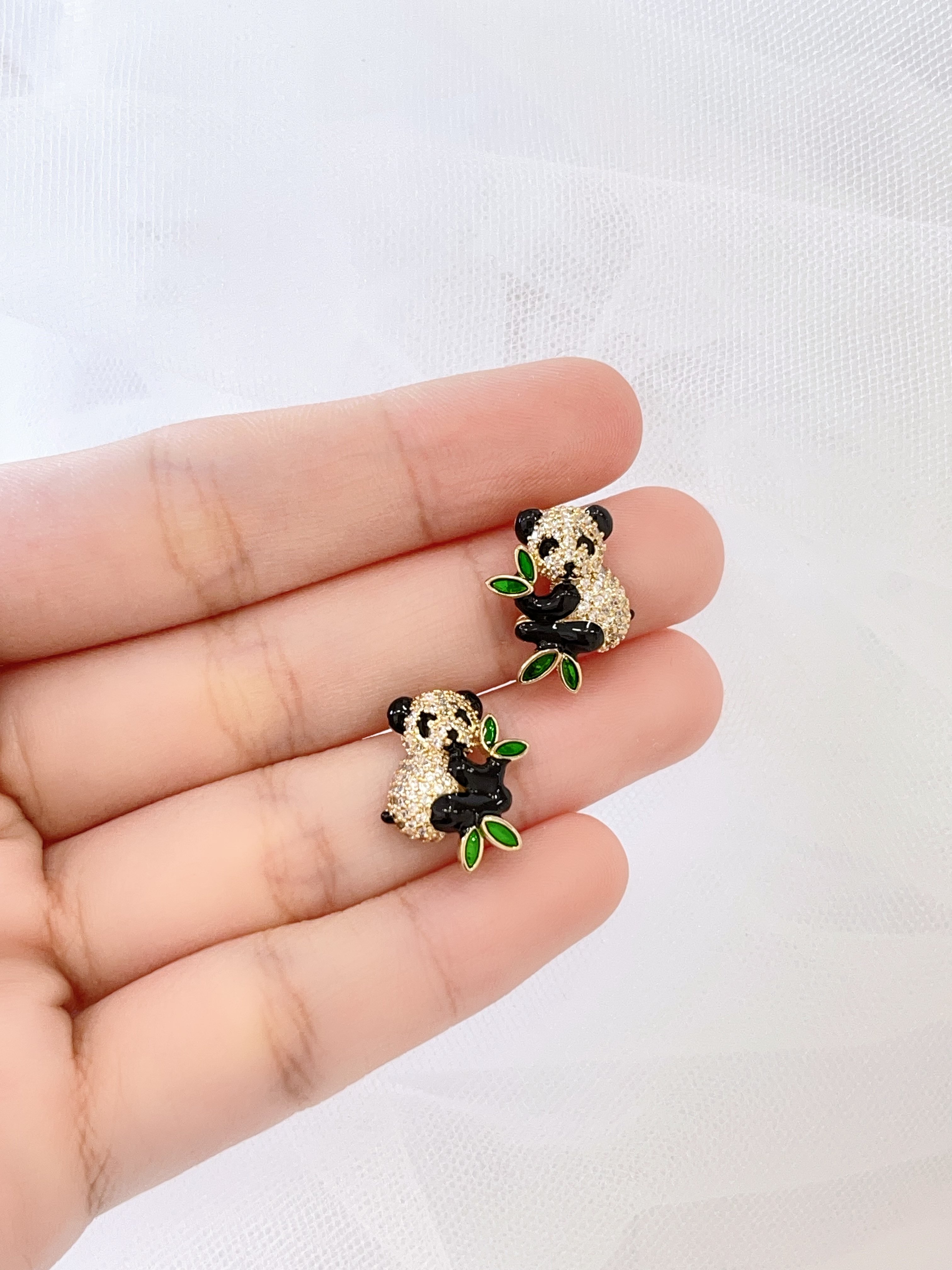 超萌镶钻小熊猫耳环