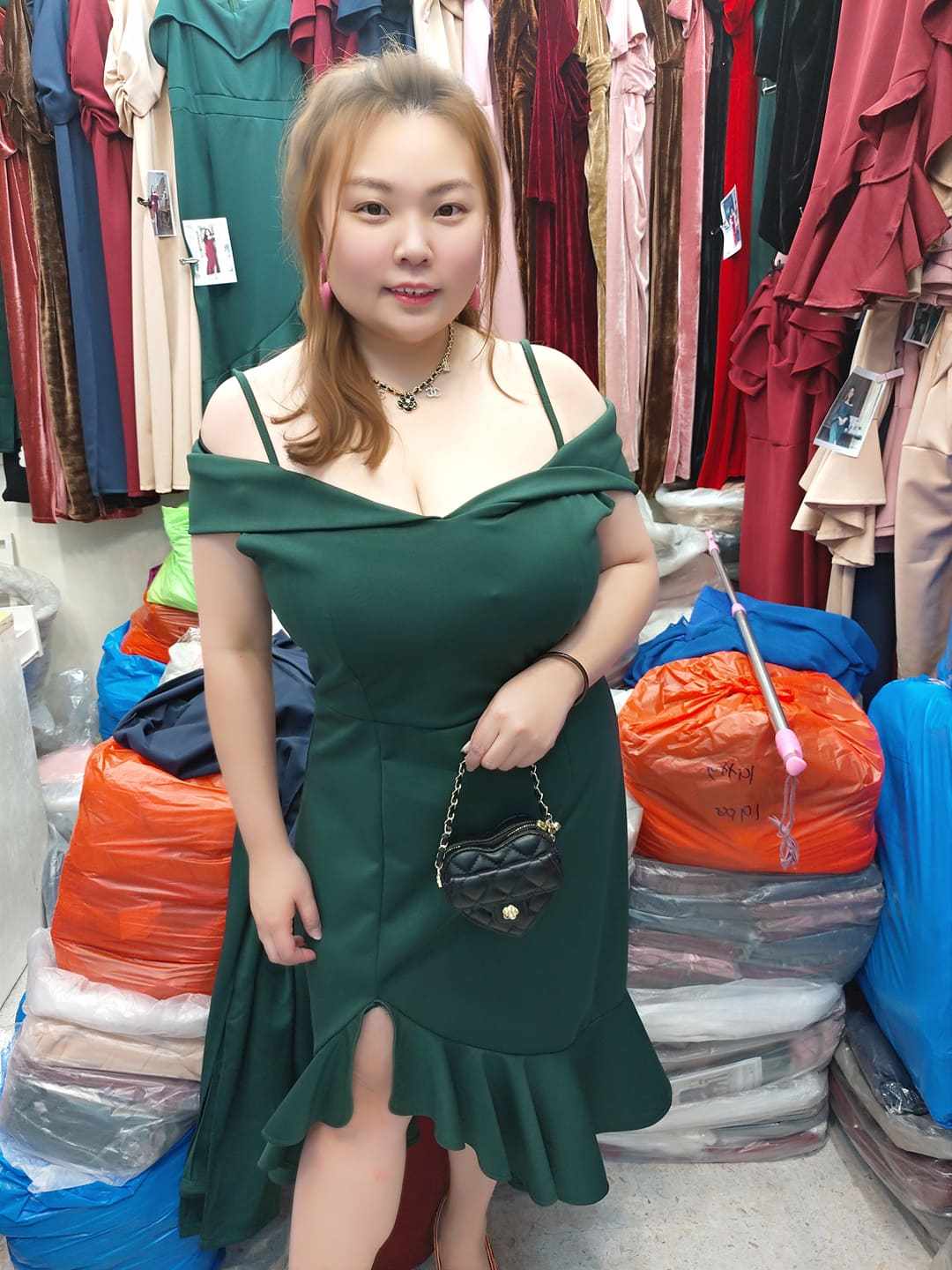 E05/EE0128 吊带一字领魚尾裙摆修身礼服