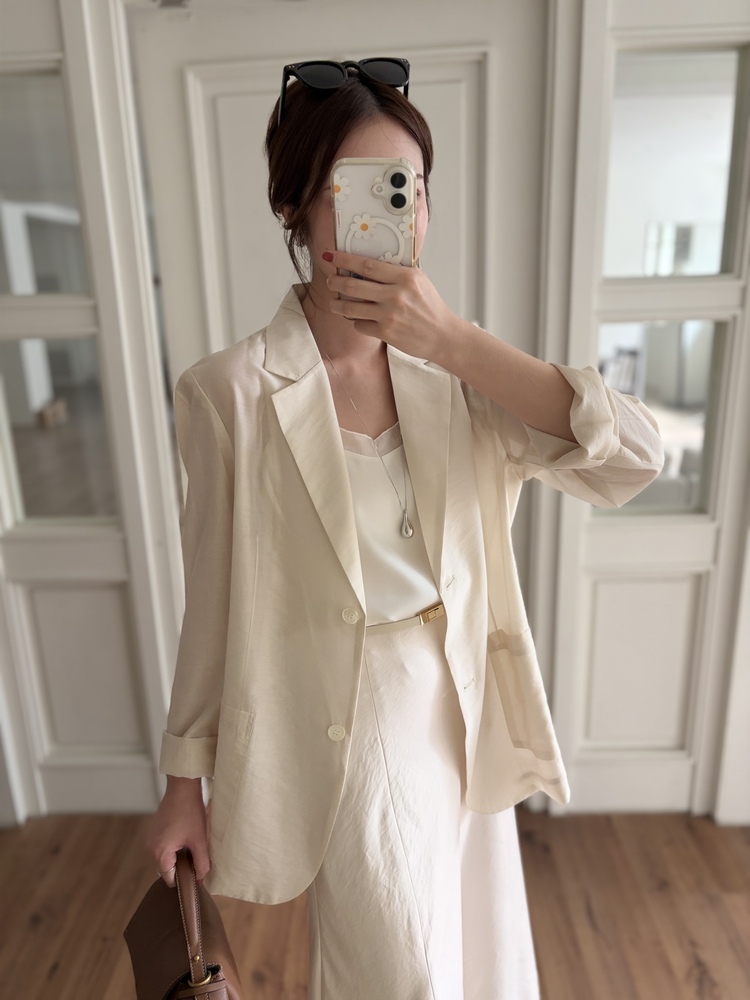 The Fine Silky Blazer (Ivory)