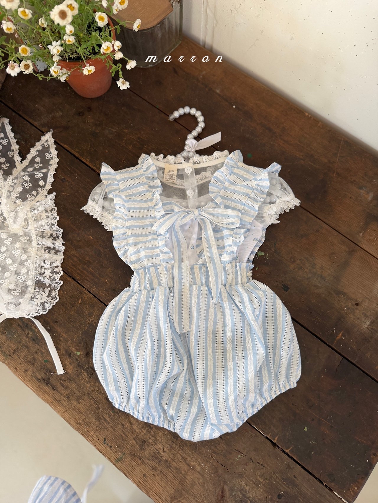 ☀️預訂 韓國直送☀️🇰🇷Marron兩色蕾絲提花荷葉邊吊帶包屁衣