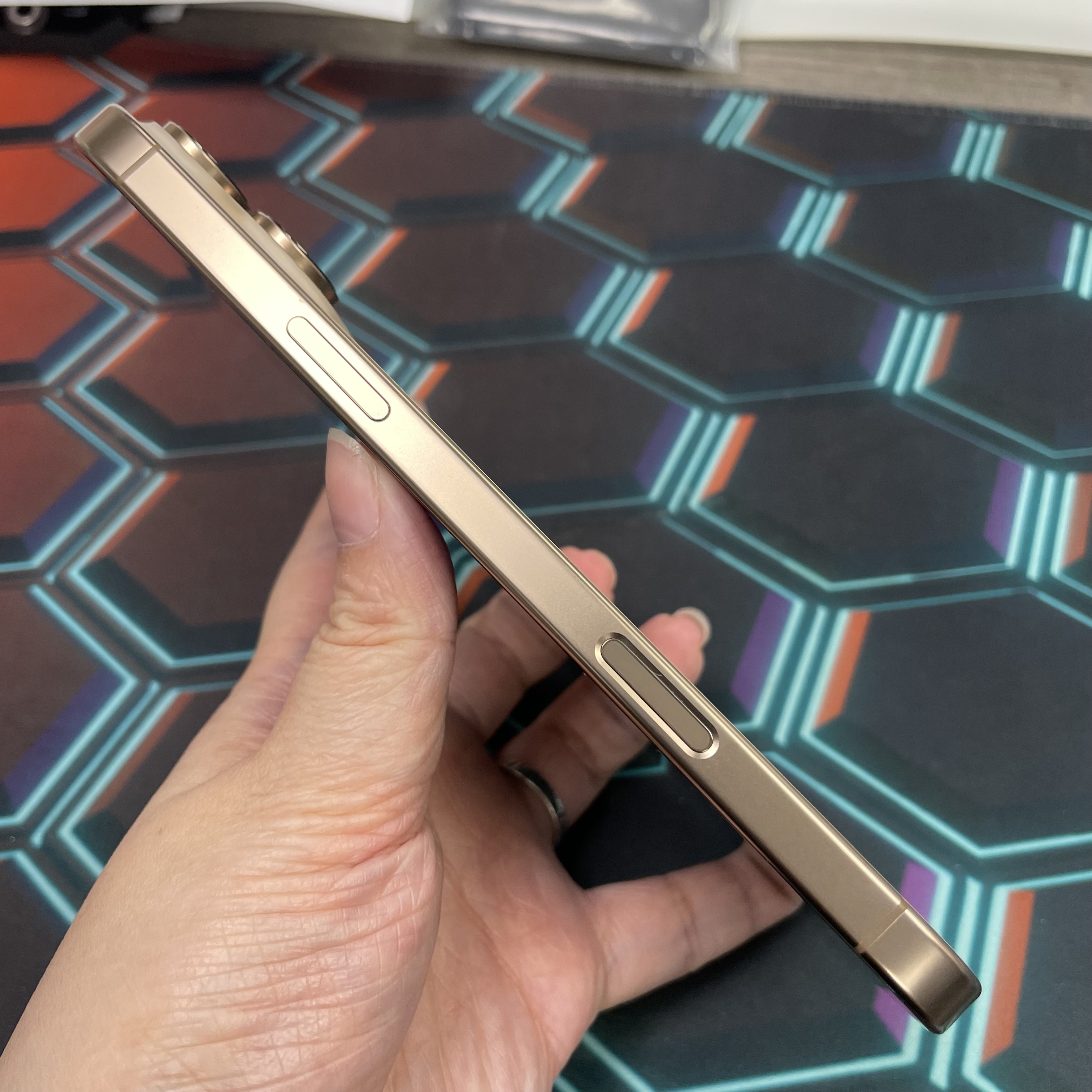 *8226 16 pro max 完美機 512GB 電89 沙色 gold