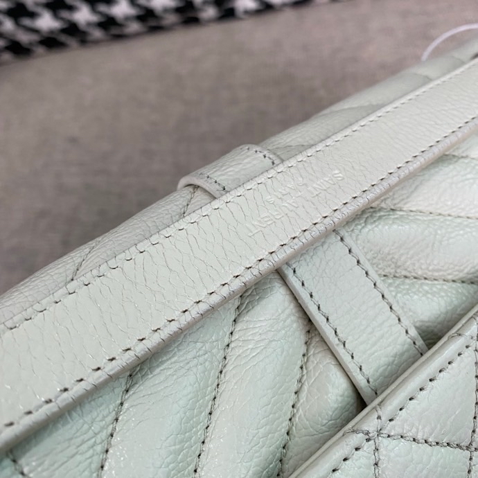 【預訂貨品】YSL白色郵差包 