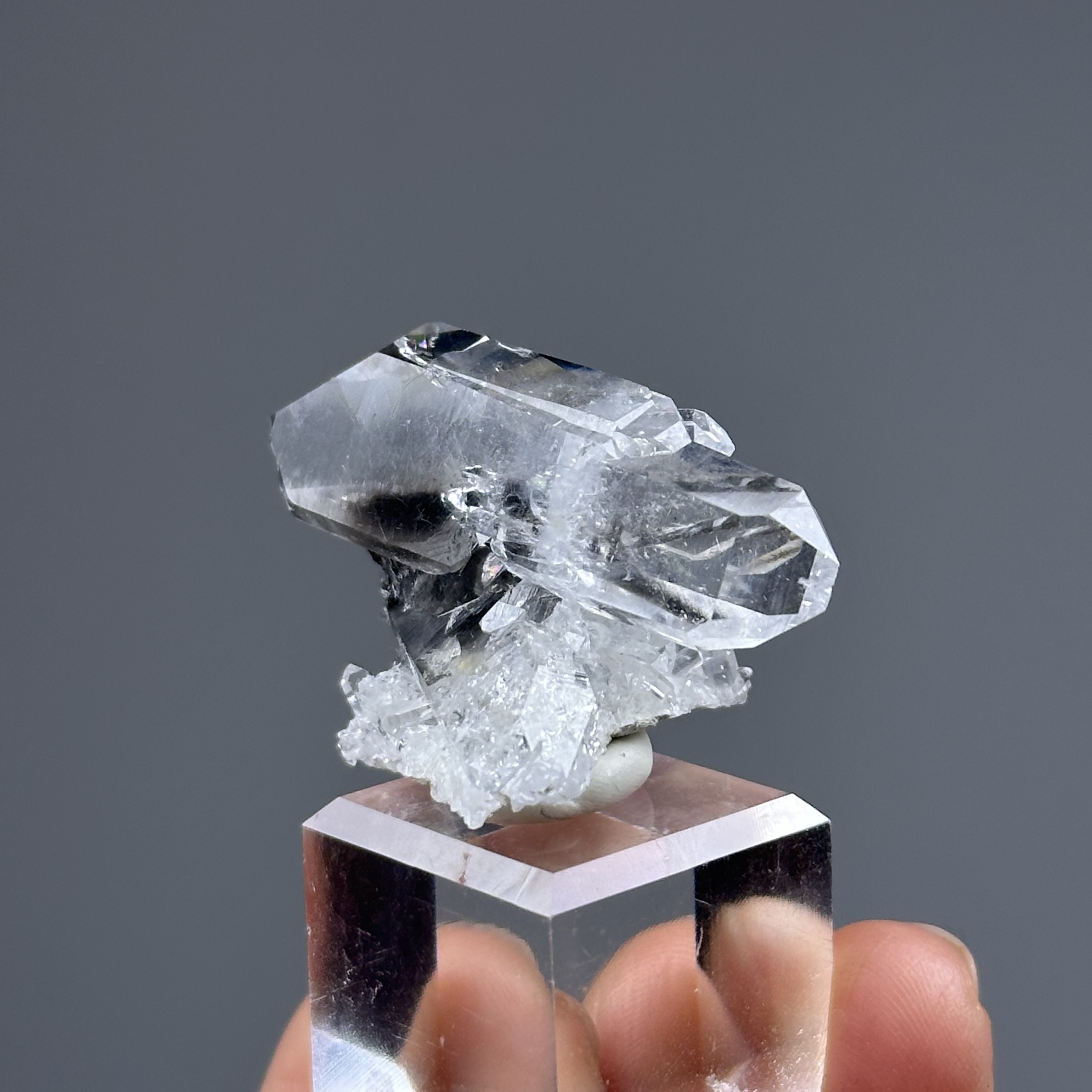 黑銀鈦水晶簇 - Brookite and Rutile Quartz | RU009