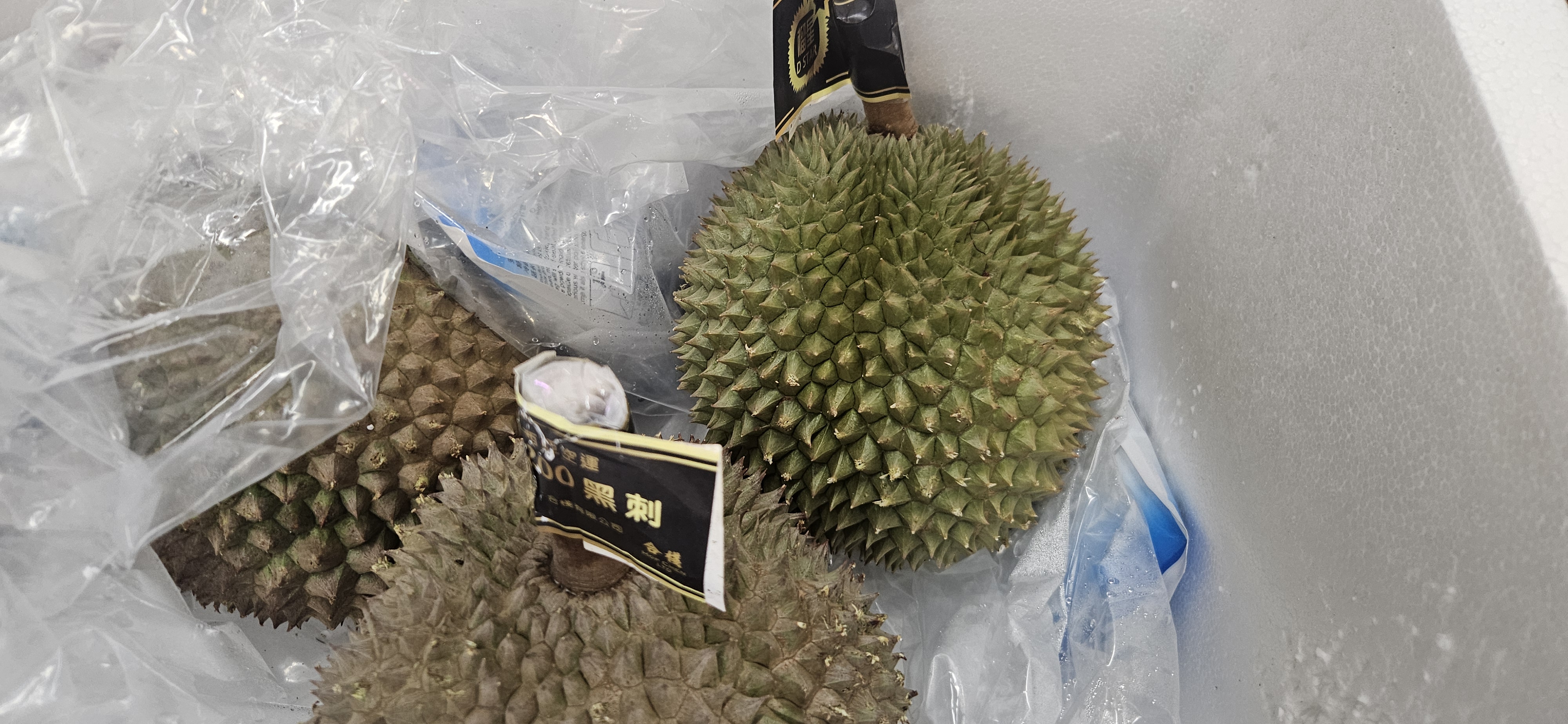 馬来西亞黑刺（D200)榴槤 每個约4.5磅