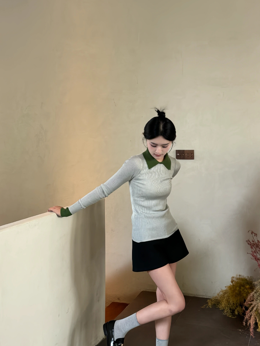 T10030撞色领针织上衣