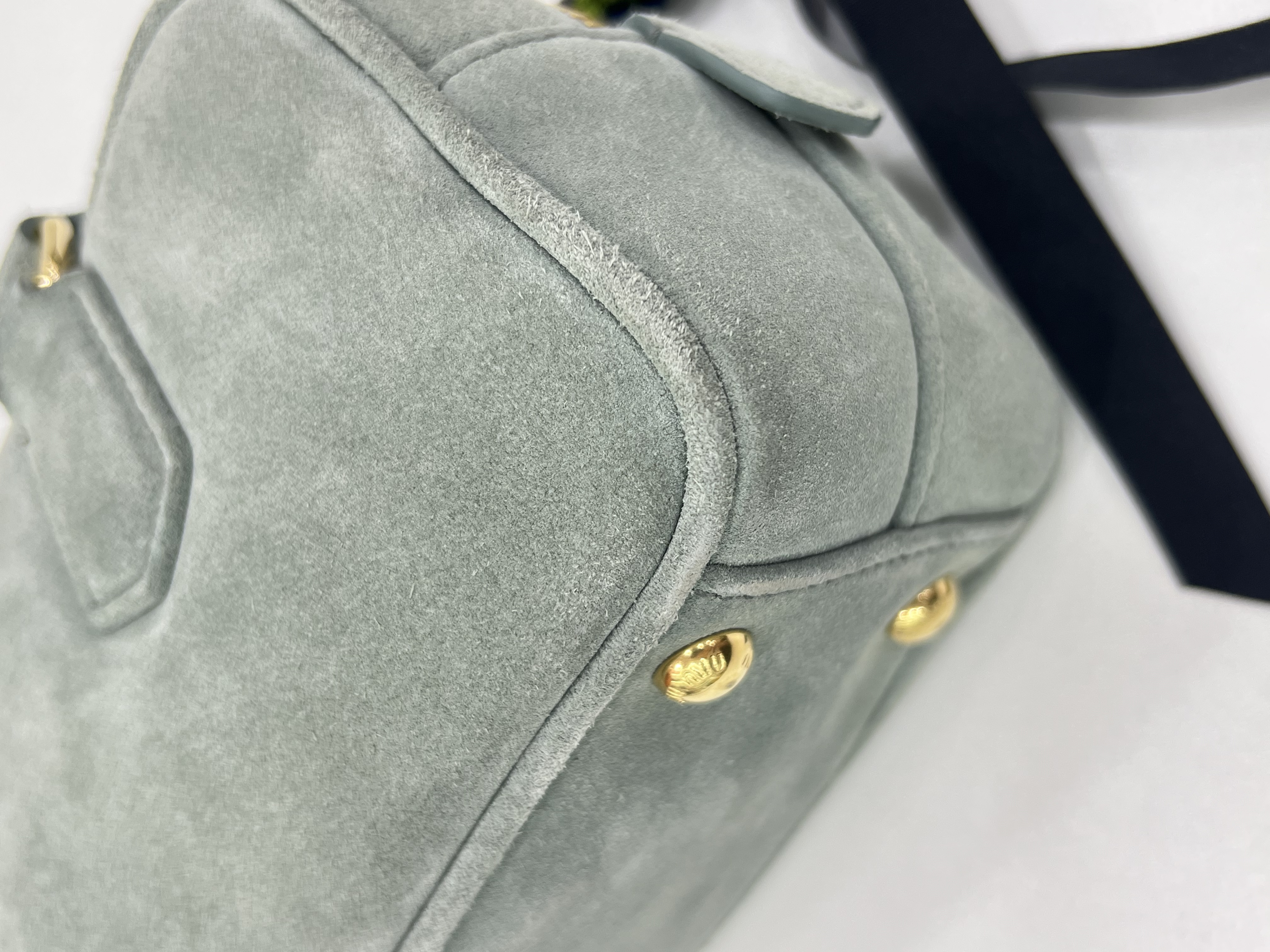 直播貨品 |  [1個-$100 2個-$300］E32