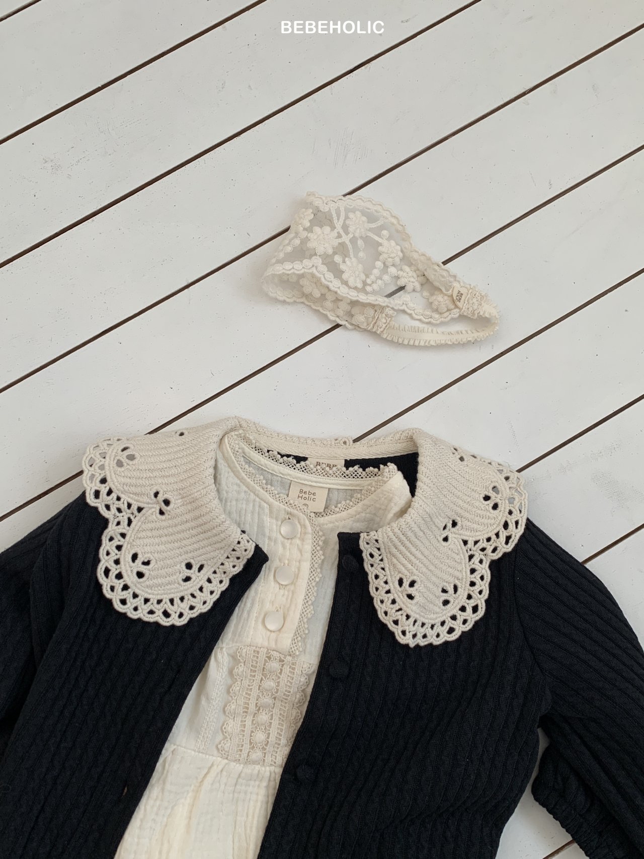 🌸預訂 韓國直送🌸🇰🇷BEBEHOLIC兩色蕾絲花邊翻領開襟外套