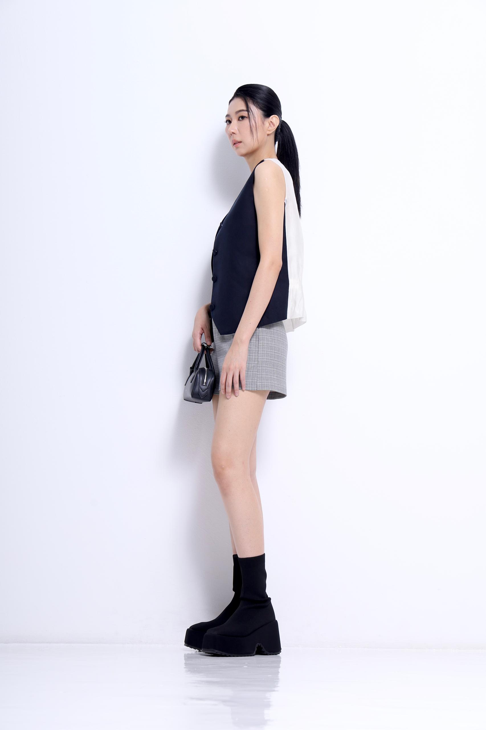 CB2755 Classic V-Neck Tailored Vest