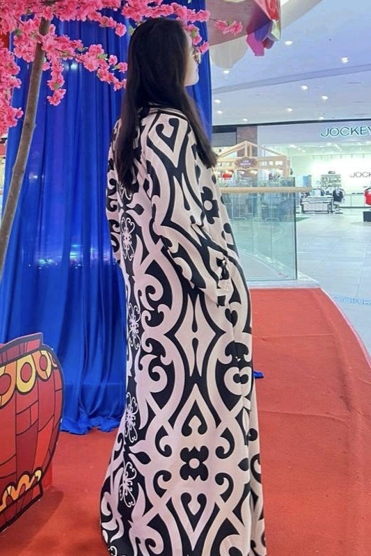 EGYPTIAN CS in Cream Black