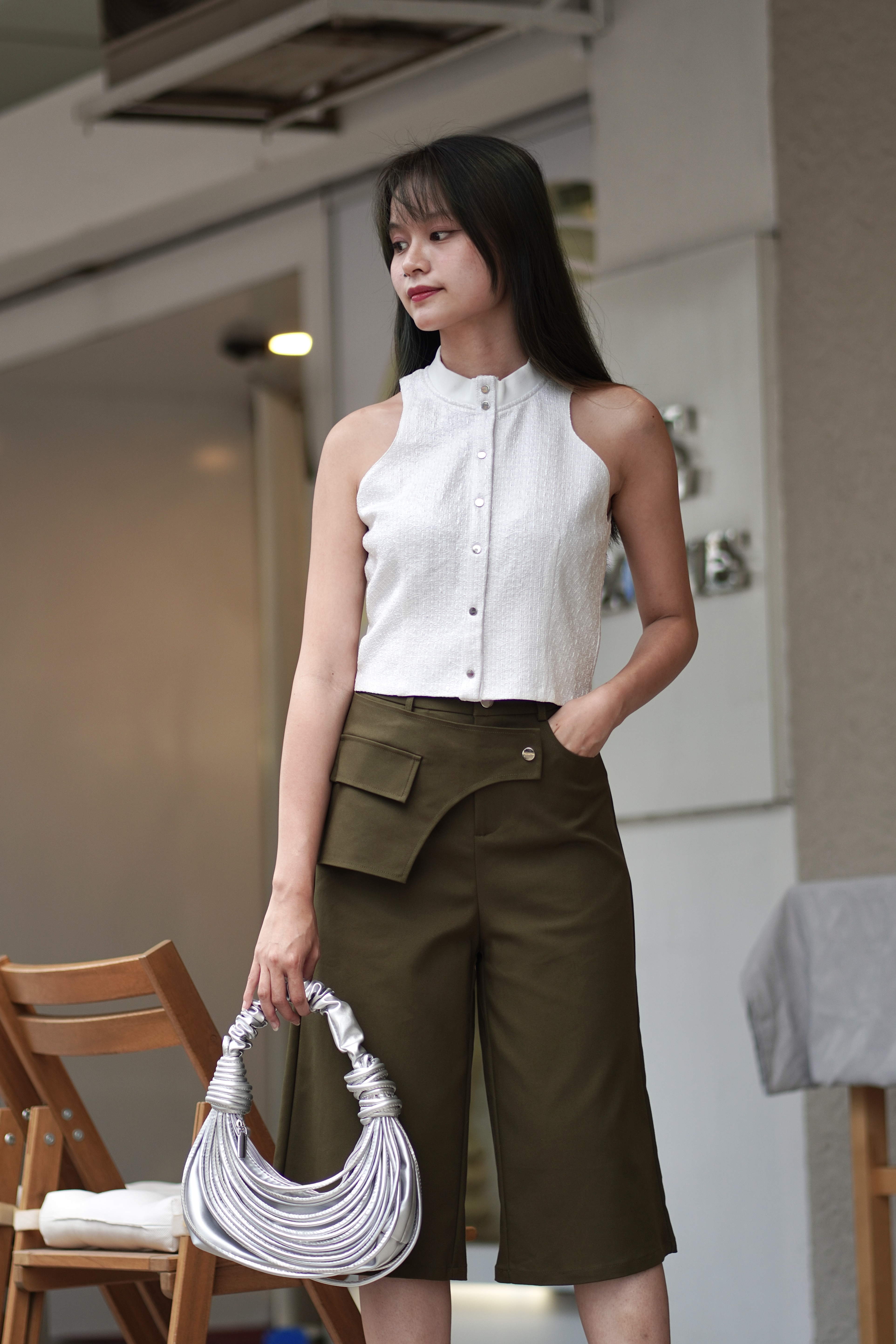 CB2548 Modern Minimalist Top
