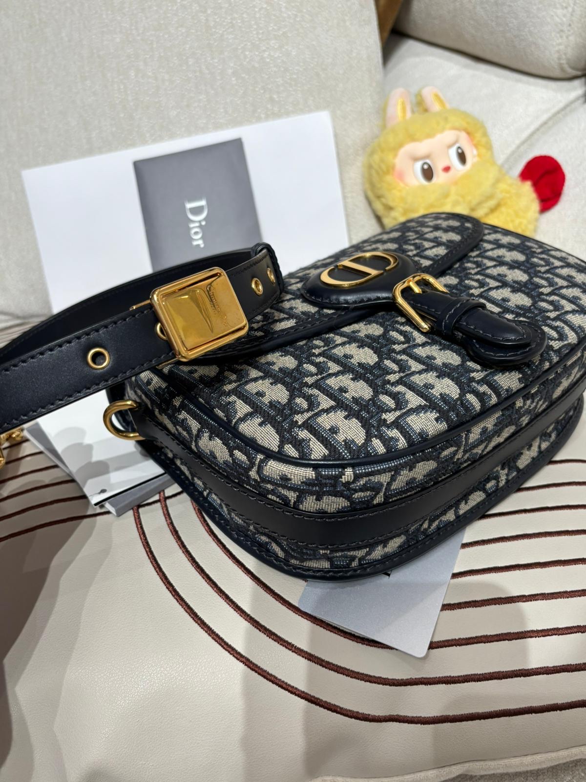 Dior Bobby medium, oblique 100%Authentic ,98%new ✅ 收據✅證書✅dust bag  📣專門店售價 $29,500📣