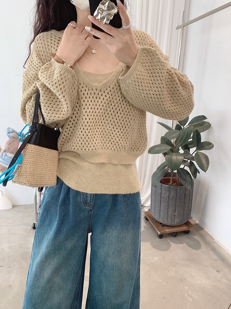 吊带修身针织打底+镂空休闲长袖V领毛衣两件套
