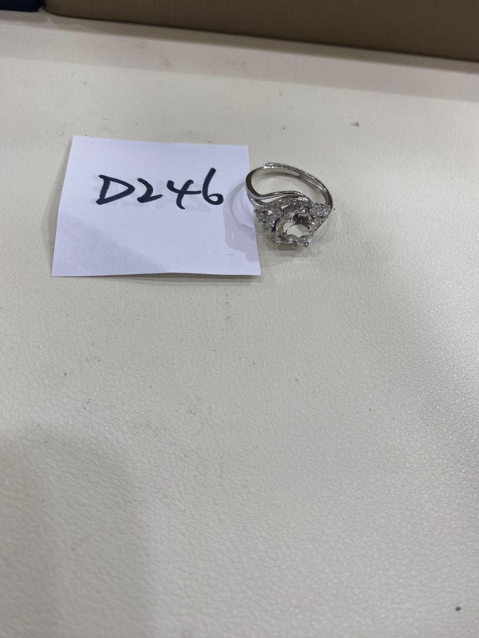 D246 純銀心型鑽切白水晶戒指 