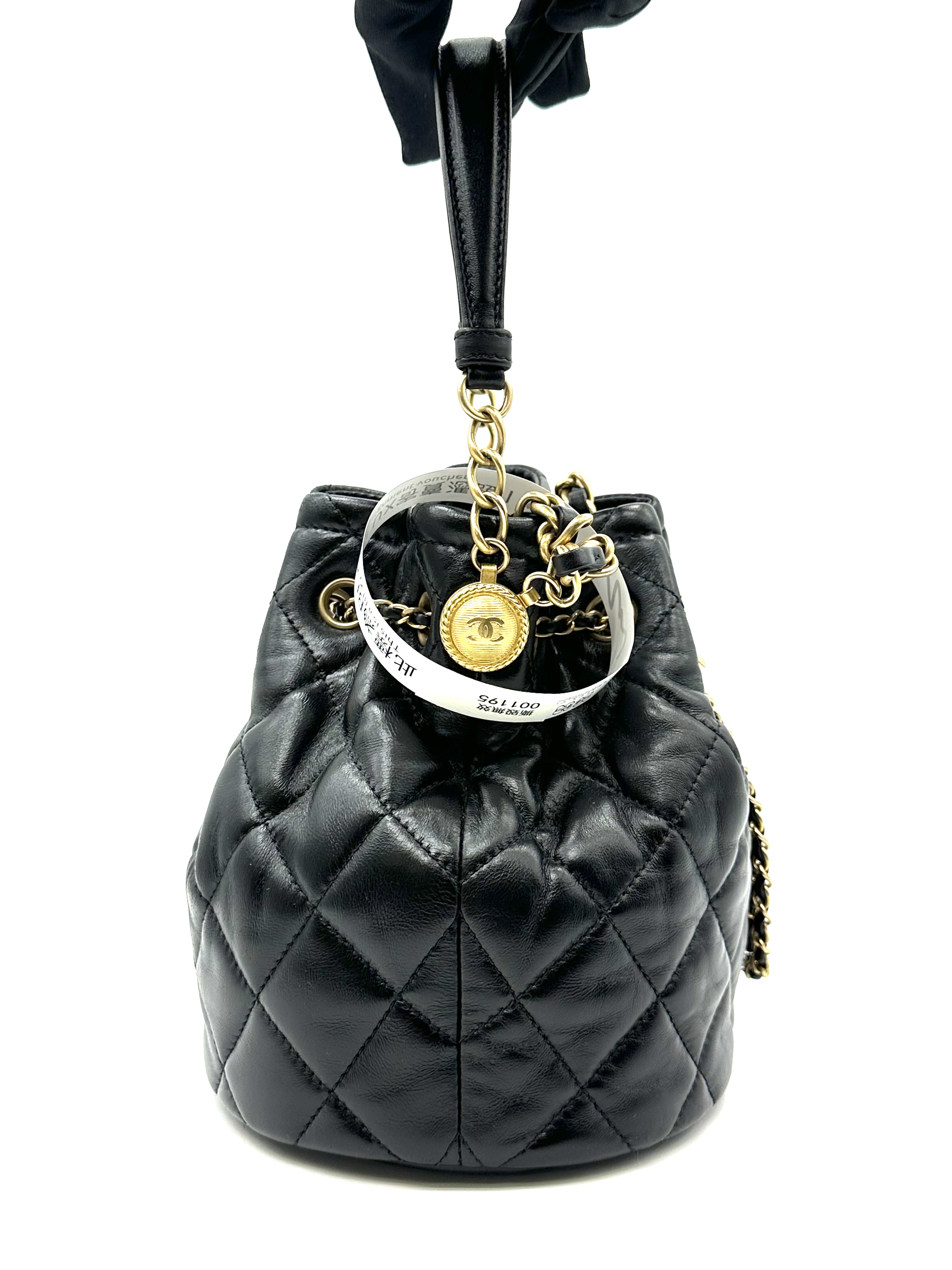 Pre-Owned CHANEL Lambskin Quilted CC Drawstring Bucket Bag / Product Code: 26050616