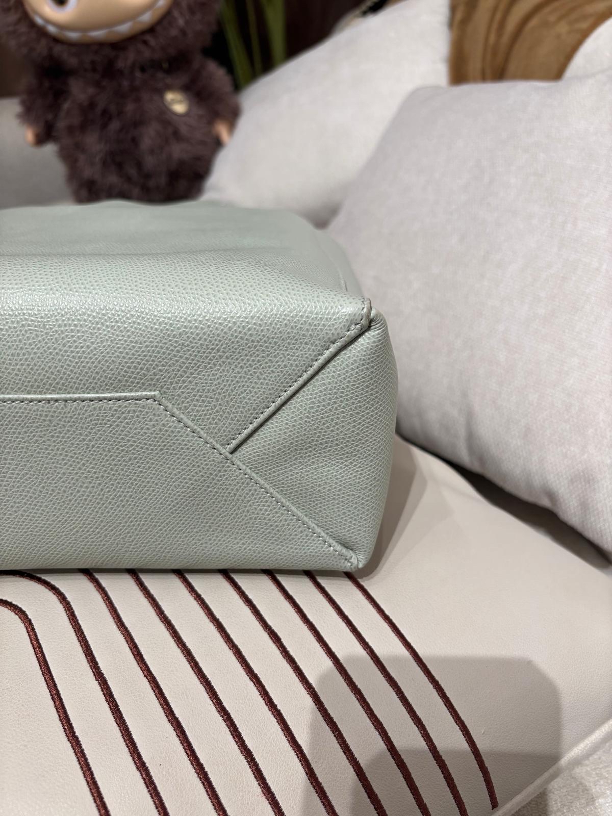 Celine Small Vertical Cabas 2Way Tote bag 牛皮 100%Authentic, 98%New ✅Dust bag