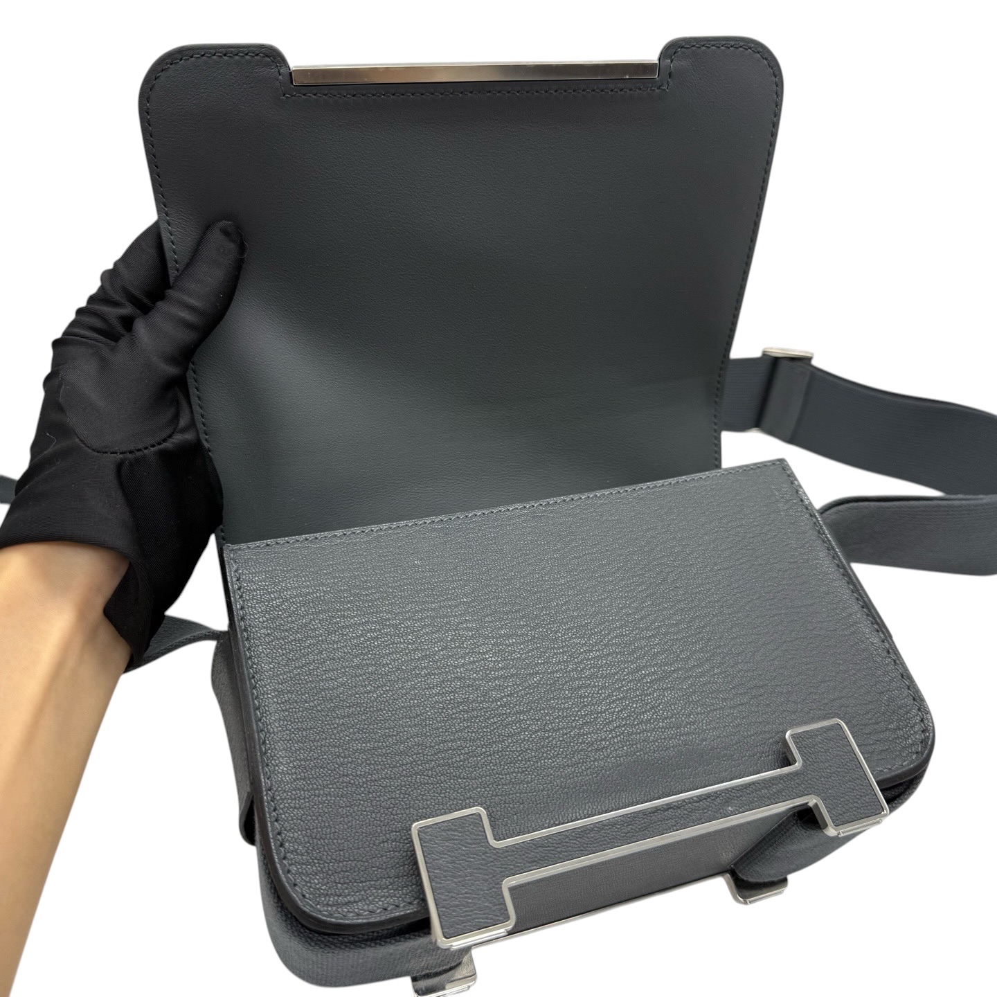 Pre-Owned HERMES Geta / Stamp W 霧霾灰 / Product Code: 071202
