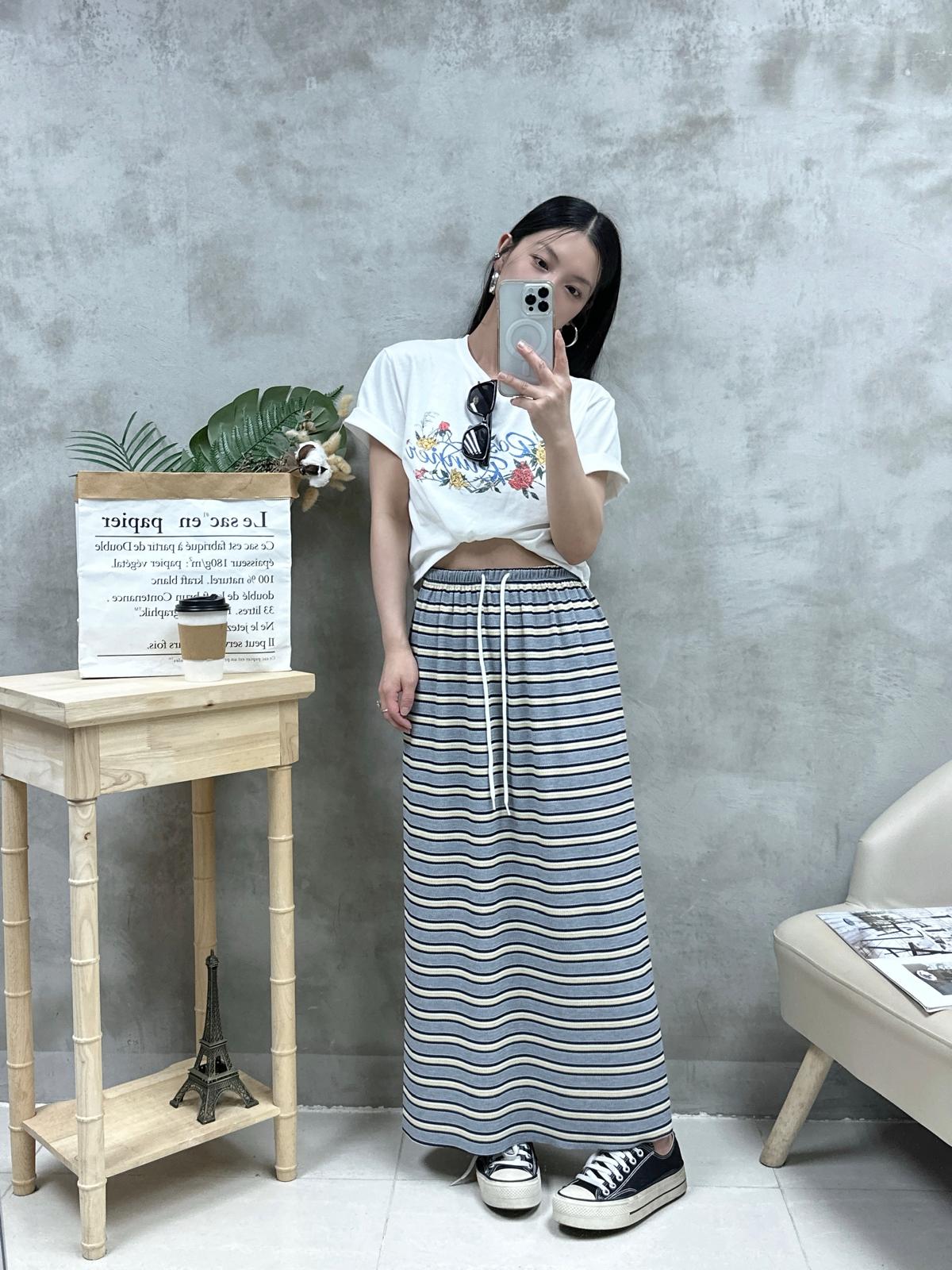 J18 洗水玫瑰print Tee