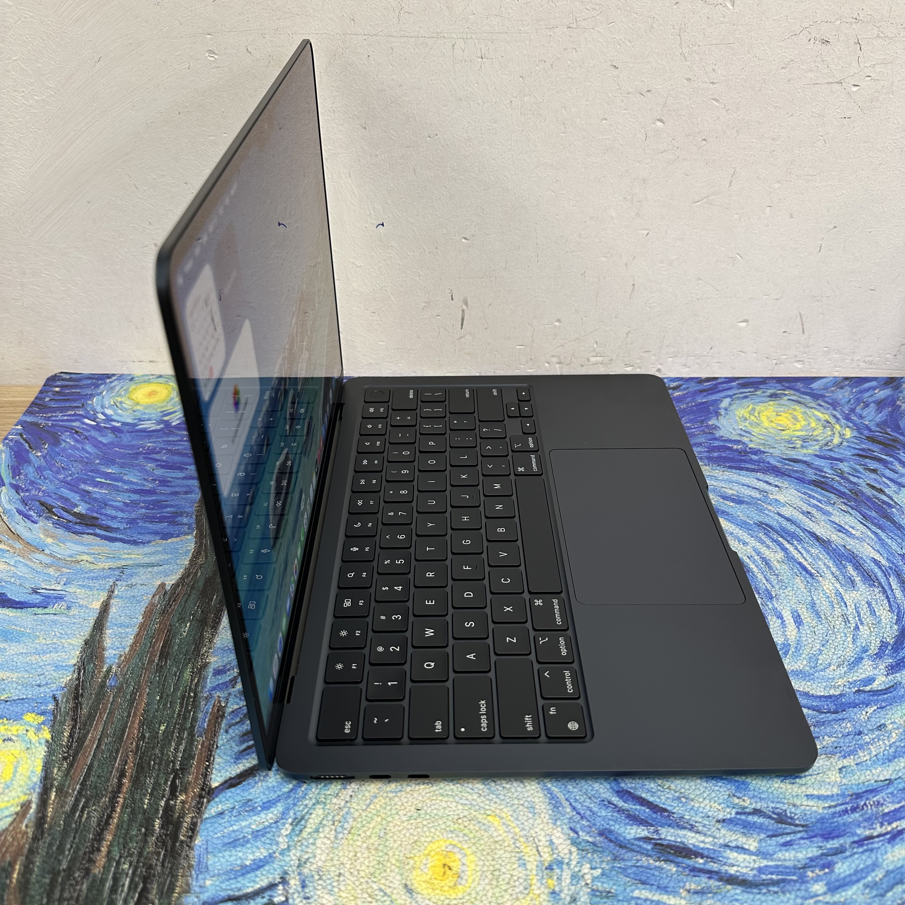 #5949未使用品 APPLE  MacBook Air M3 2023 M3 CPU /8GB Ram/512GB SSD/8核心GPU/Liquid Retina Mon/13吋/午夜藍色/Gaming Laptop / Notebook / 文書機 /