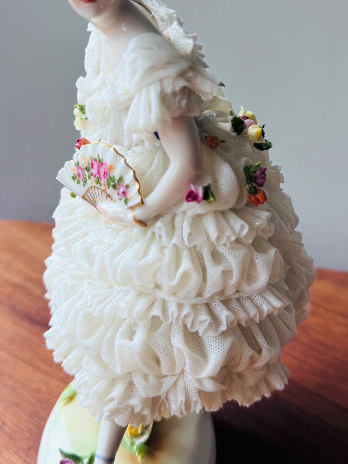 Antique Early 20th Century German Dresden-Style Hand-painted Porcelain Lace Lady Figurine (MT2615)