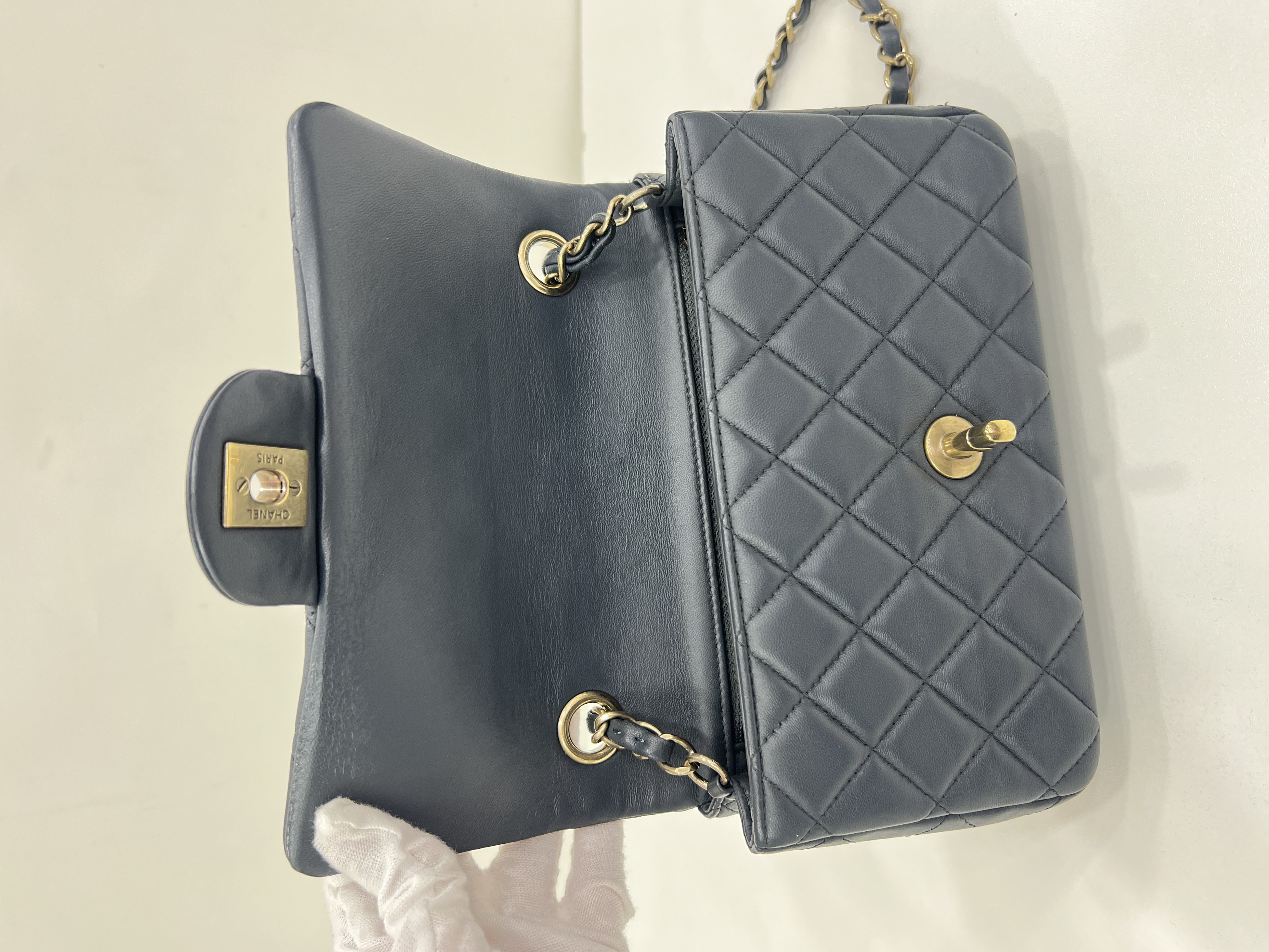 直播貨品 |  [1個-$100 2個-$300］E35