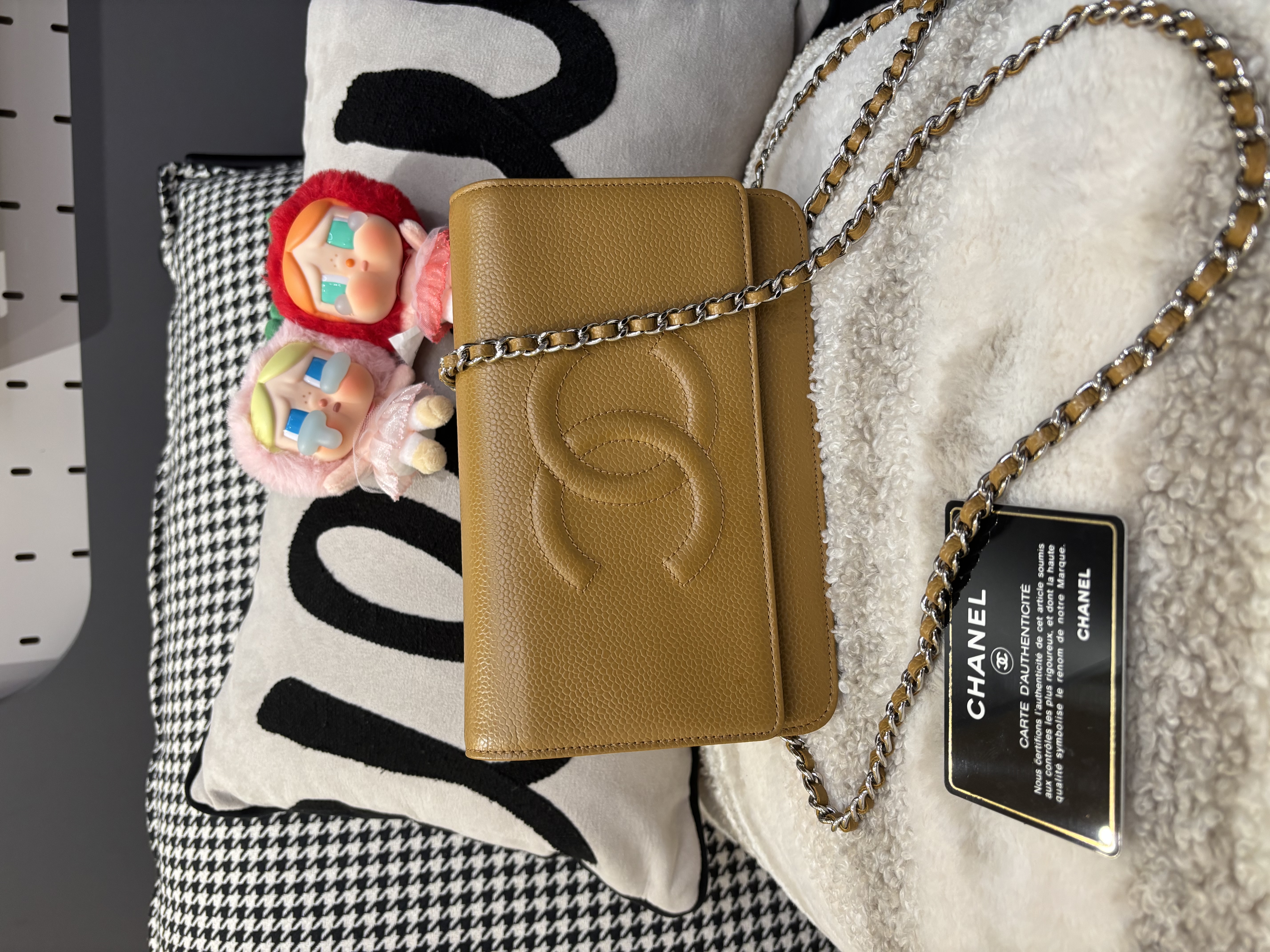 Chanel wallet on chain 100%Authentic, 98%New ✅17Card✅Box