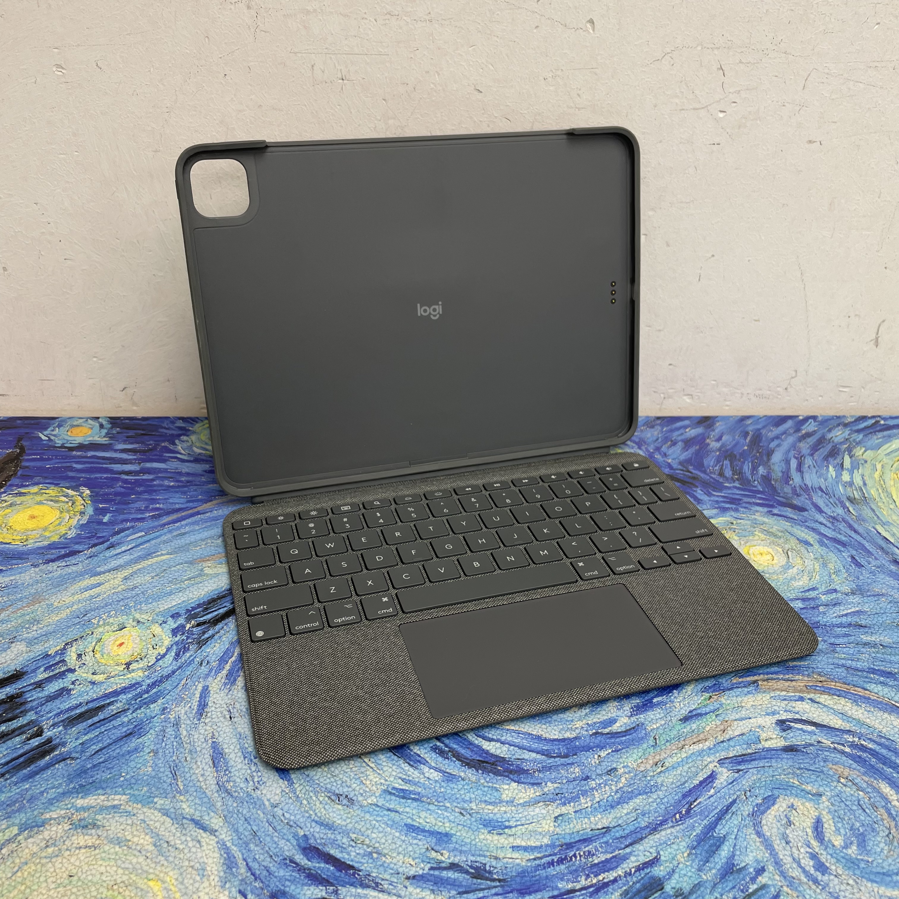 *6009 logitech combo touch keyboard 11吋 for iPad Pro gen1-4 灰色 gray