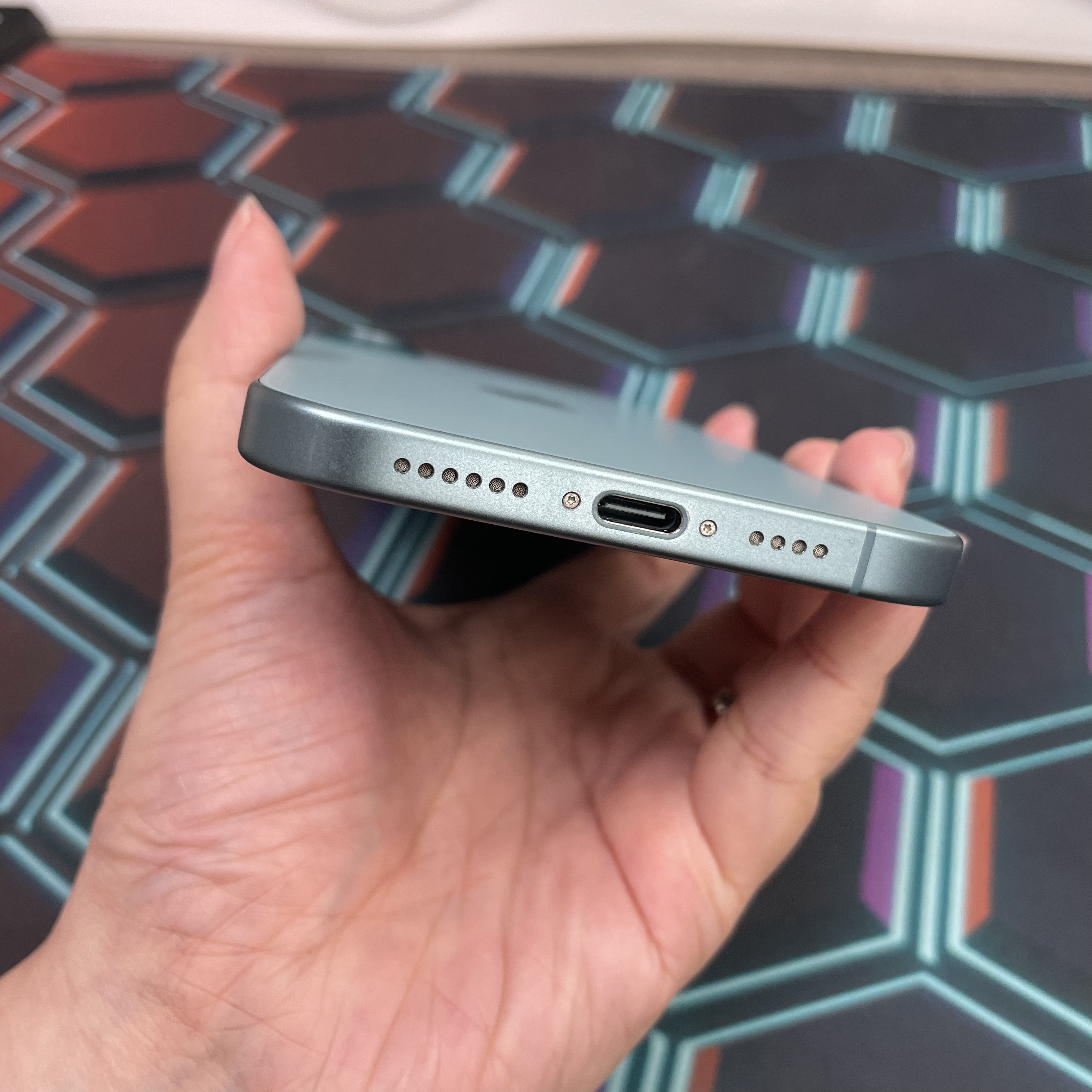 *8048 16 plus 勁靚機 256GB 電97 綠色 green