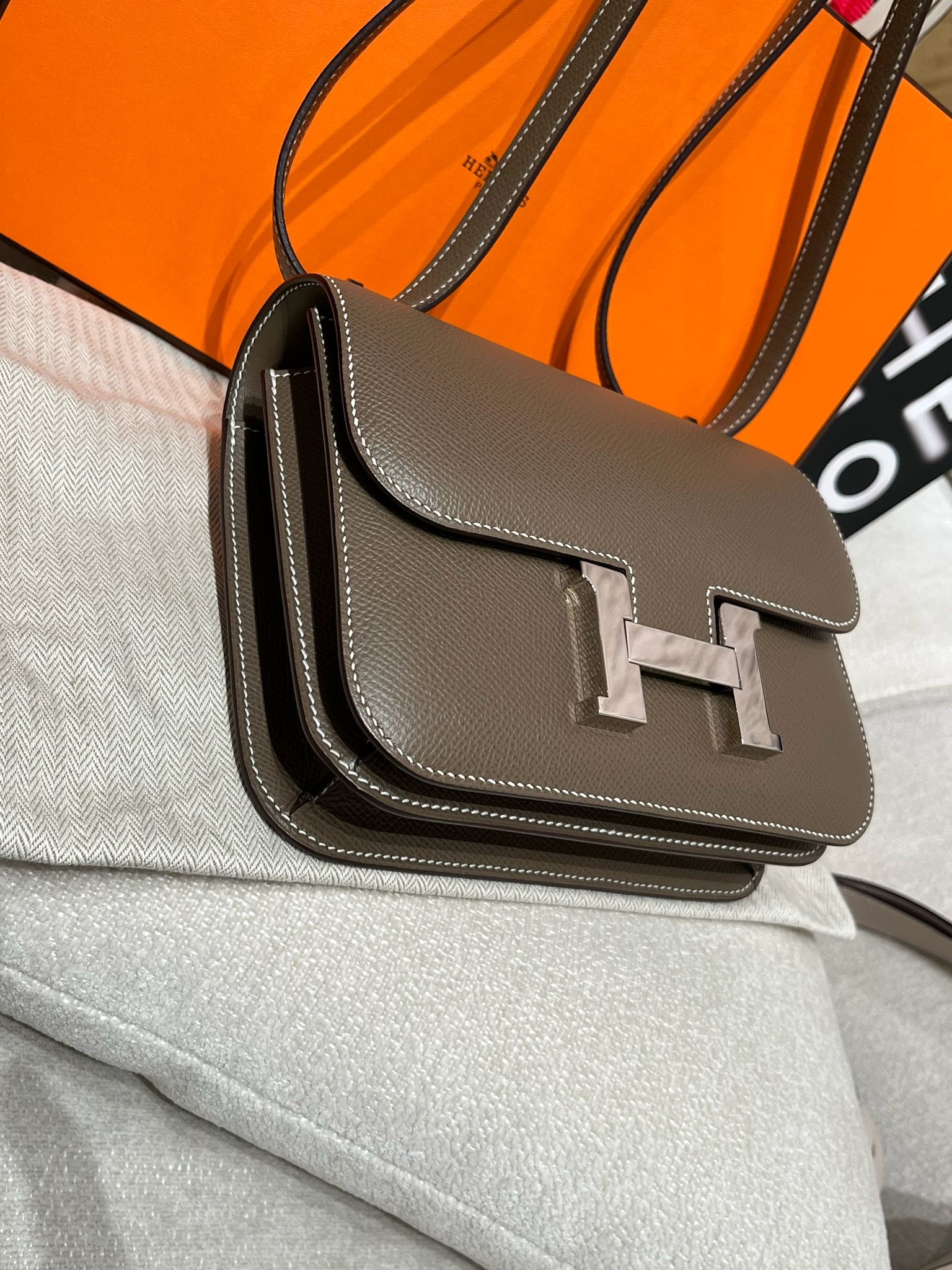 Hermes Constance 19 Mini Stamp Y 100%Authentic, 98%New ✅Dust bag ✅Box