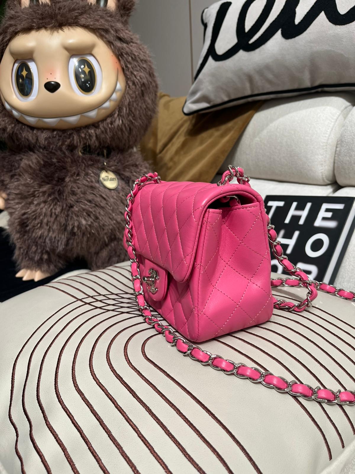 Chanel mini flap 17cm A35200 classic lambskin cf17,100%Authentic ,98%new  ✅收據副本✅CARD✅dust bag✅盒