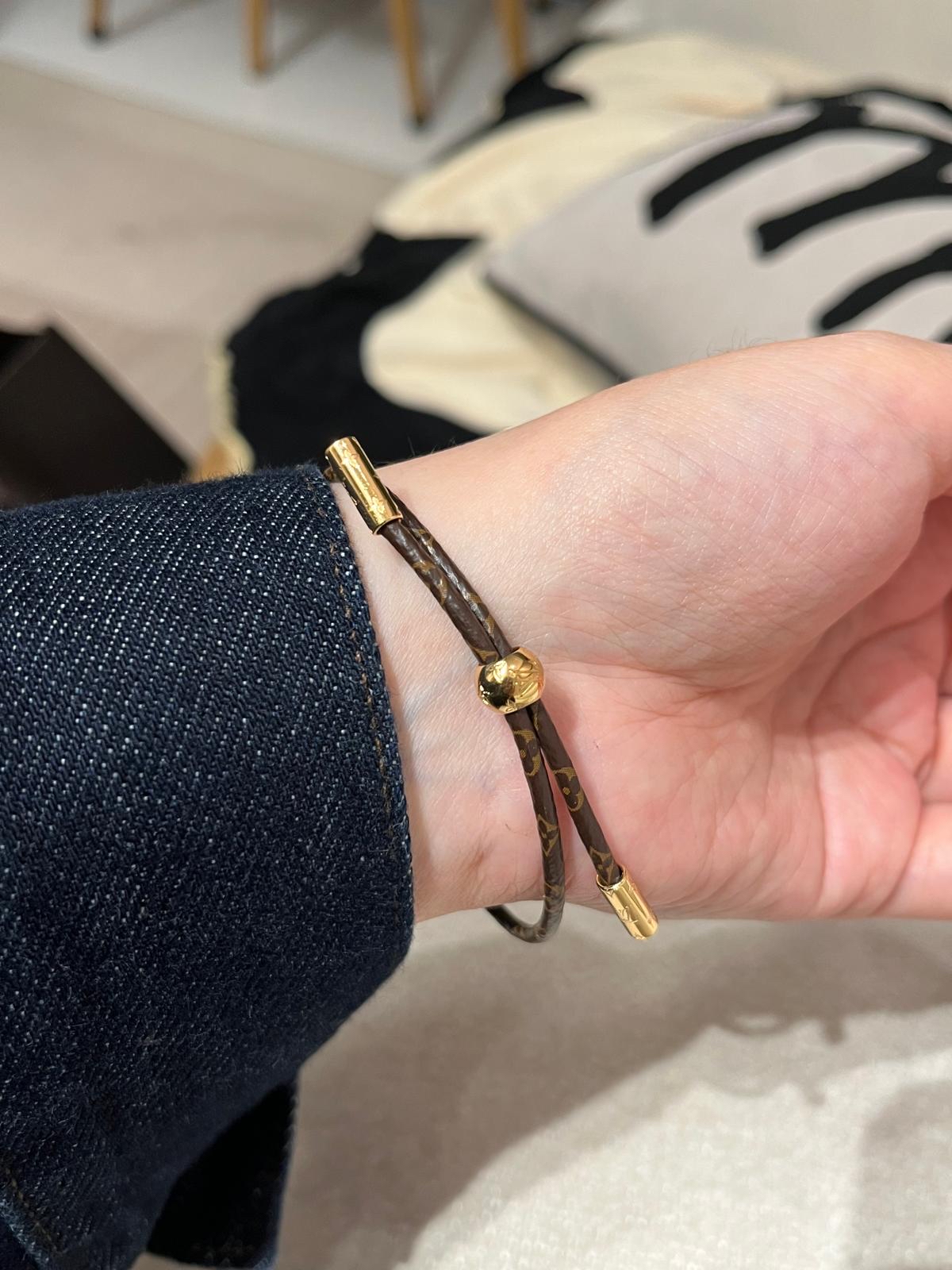 LV Bracelet  100%Authentic, 98%New ✅Dust bag