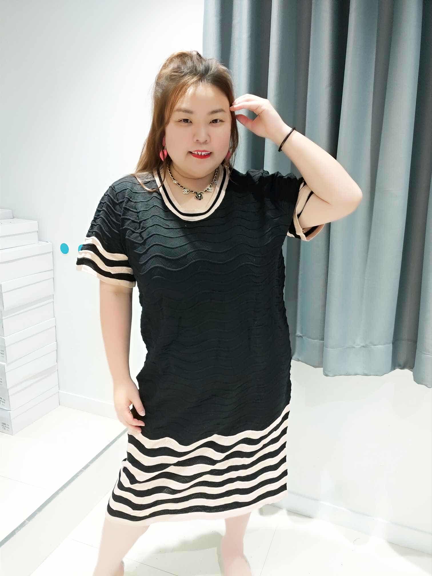 DOA07 立体条纹针织连身裙