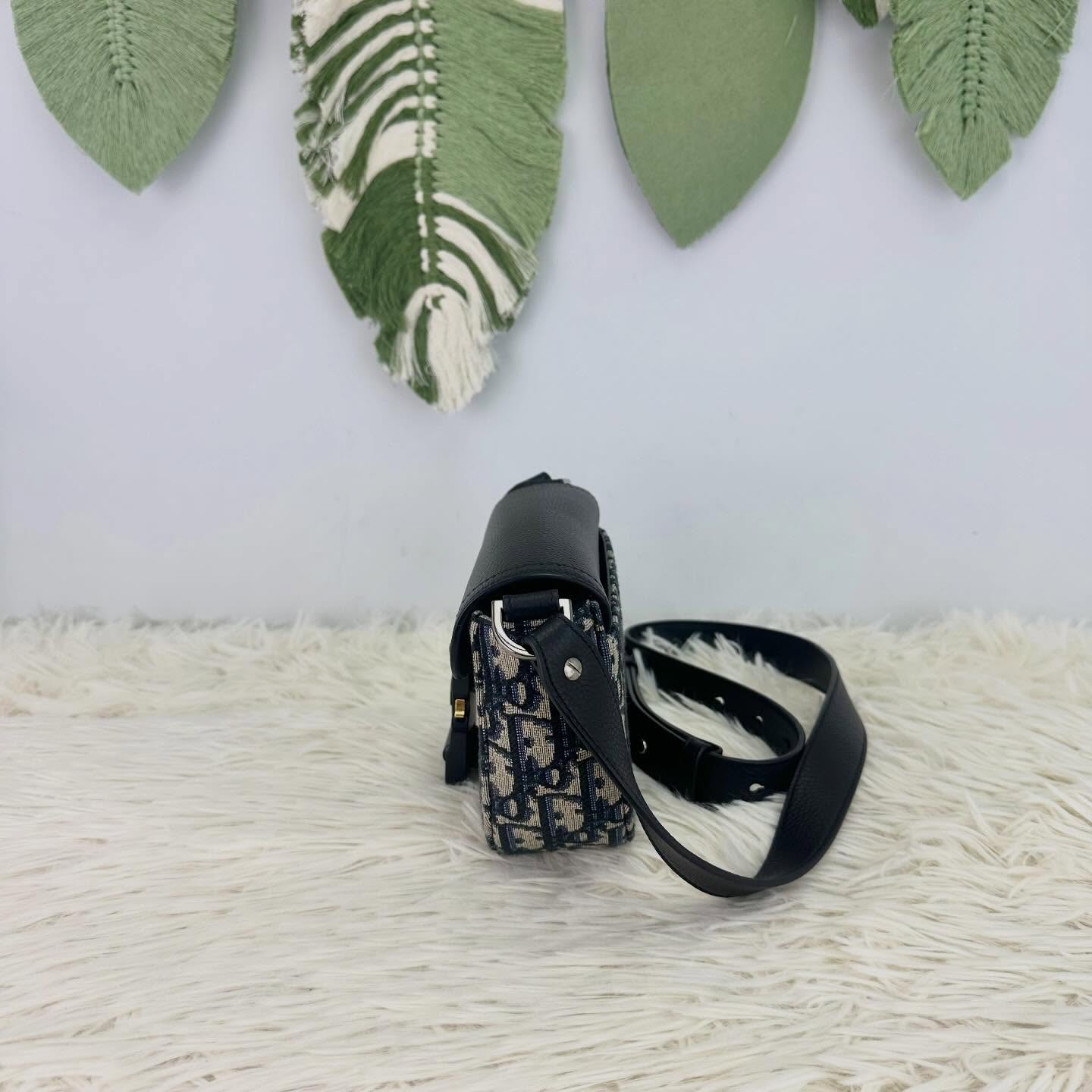 DIOR 🤍PRE OWNED Saddle 米白色緹花郵差包 2026年 全套有單🖤