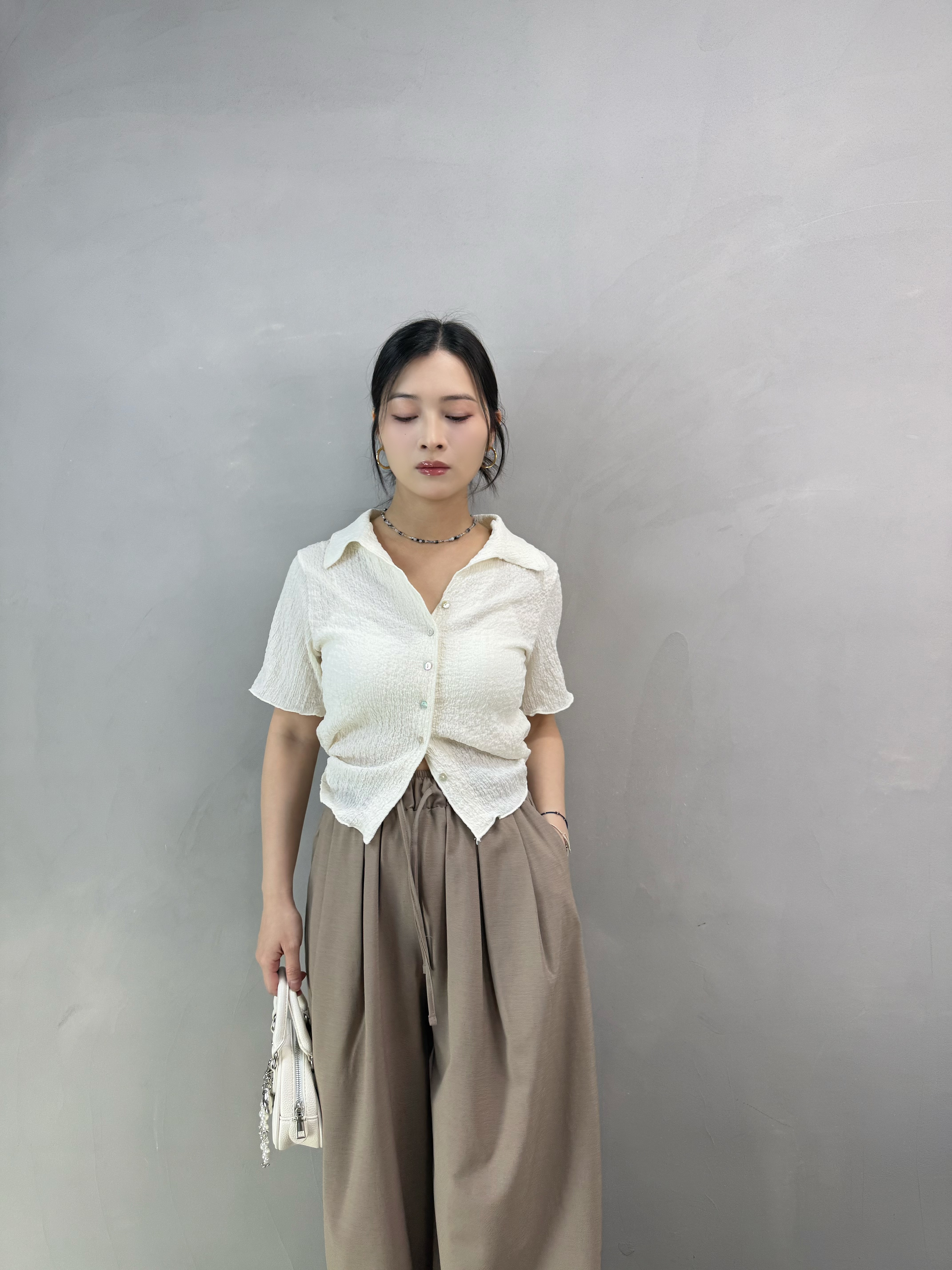 Z68 反領扭扣壓紋Tee