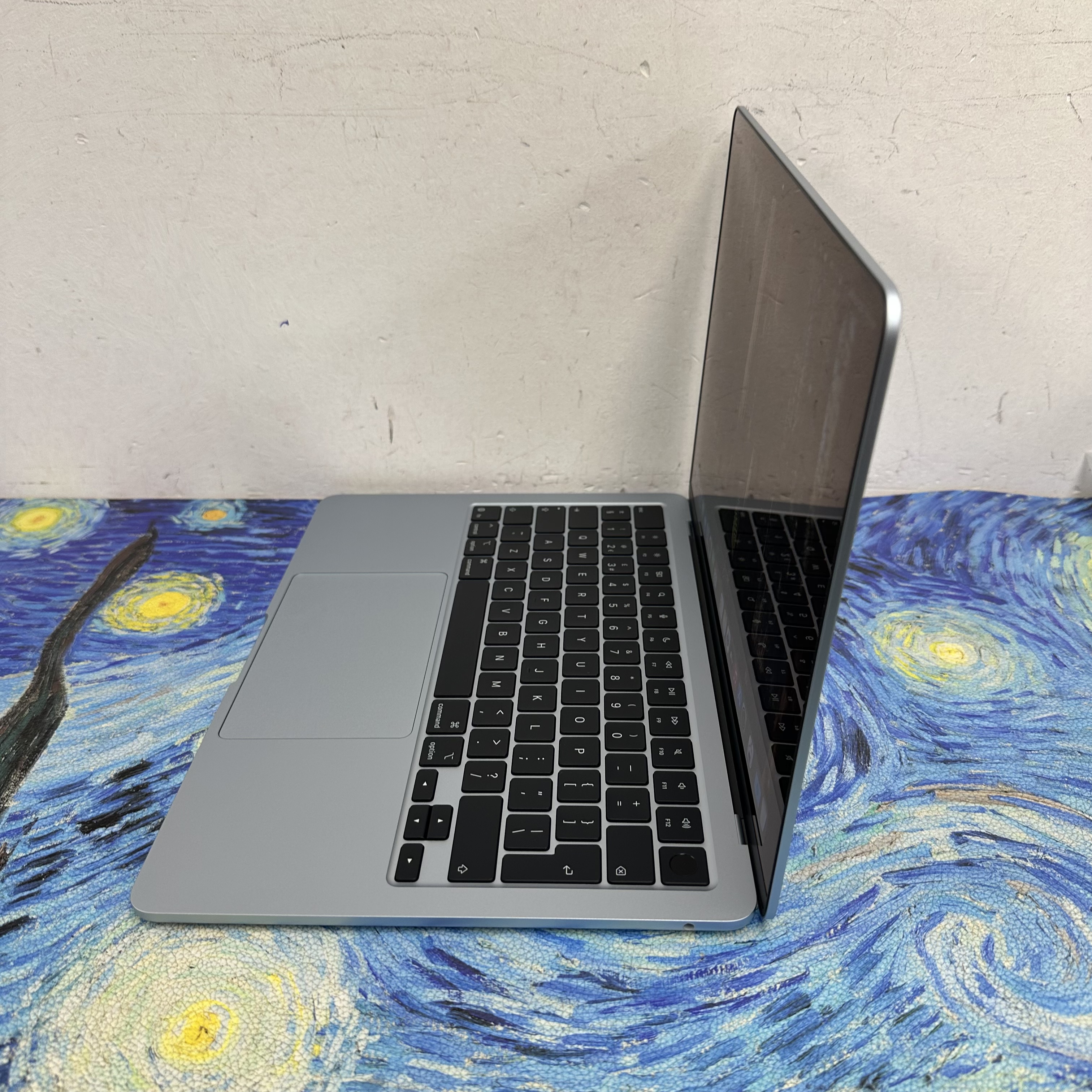 #5992 全新質素 APPLE  MacBook Air M4 2025 M4 CPU/ 16GB Ram/512GB SSD/10核心GPU/Liquid Retina Mon/13吋/天藍色/Gaming Laptop / Notebook / 超強續航能力/文書機 / 畫圖 / 剪片 / Movie / Netflix 