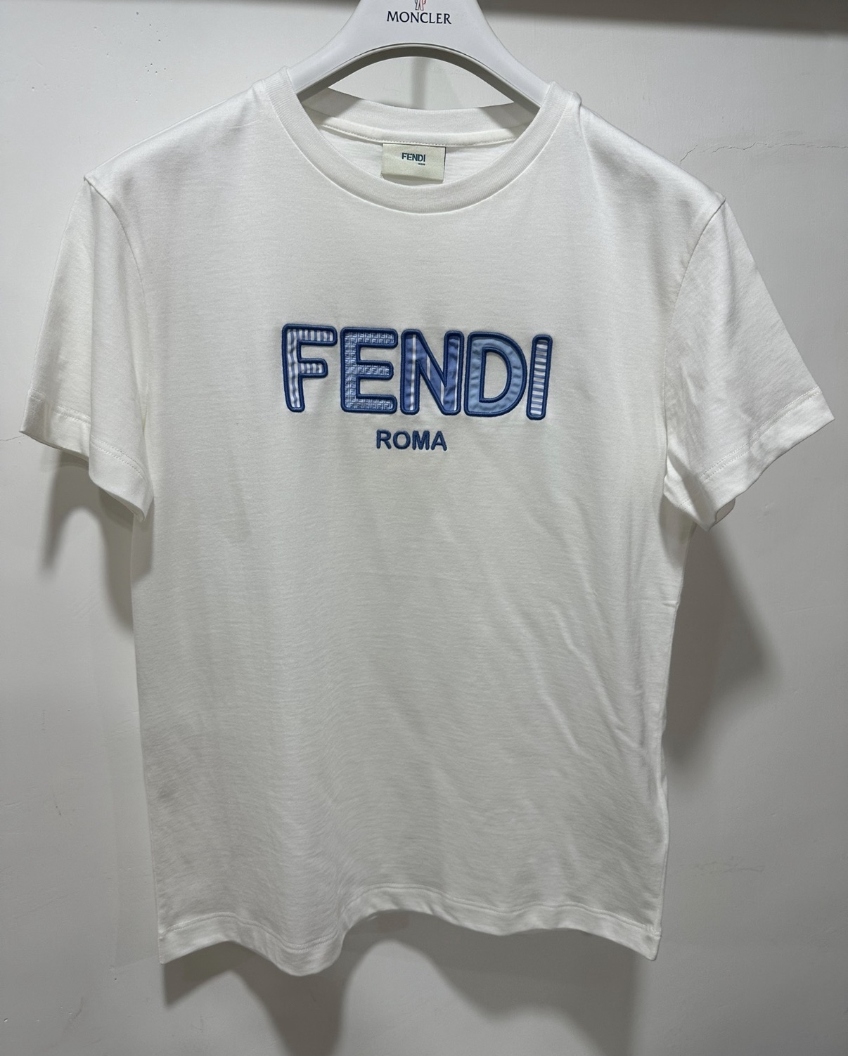 Fendi 藍色繡花Logo 白色Tee（童裝12碼）