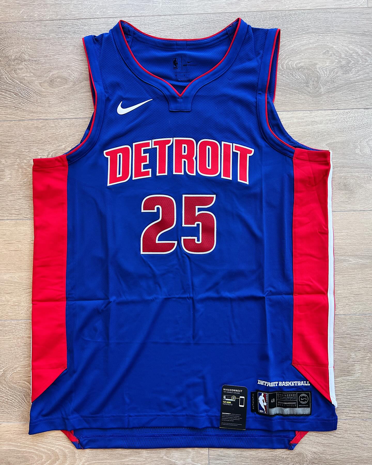 Derrick rose pistons au jersey